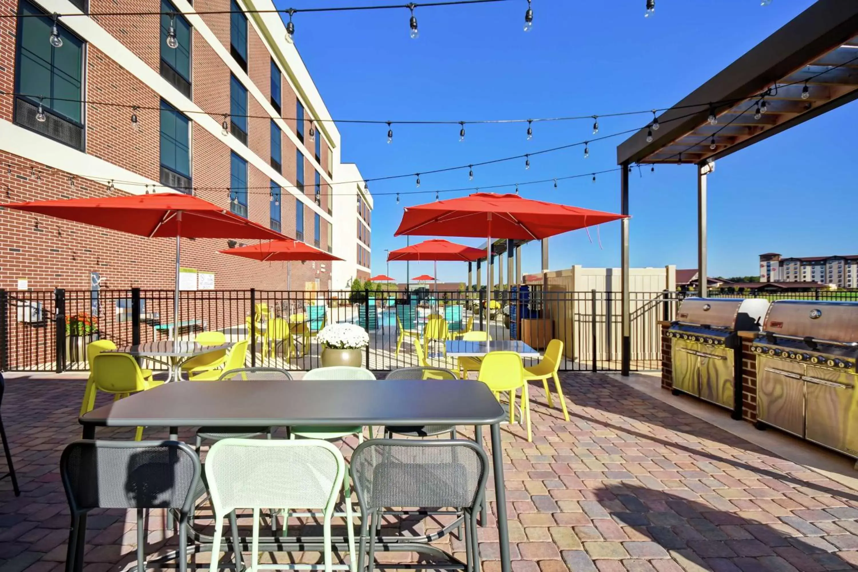 Patio, Restaurant/Places to Eat in Home2 Suites By Hilton Lagrange