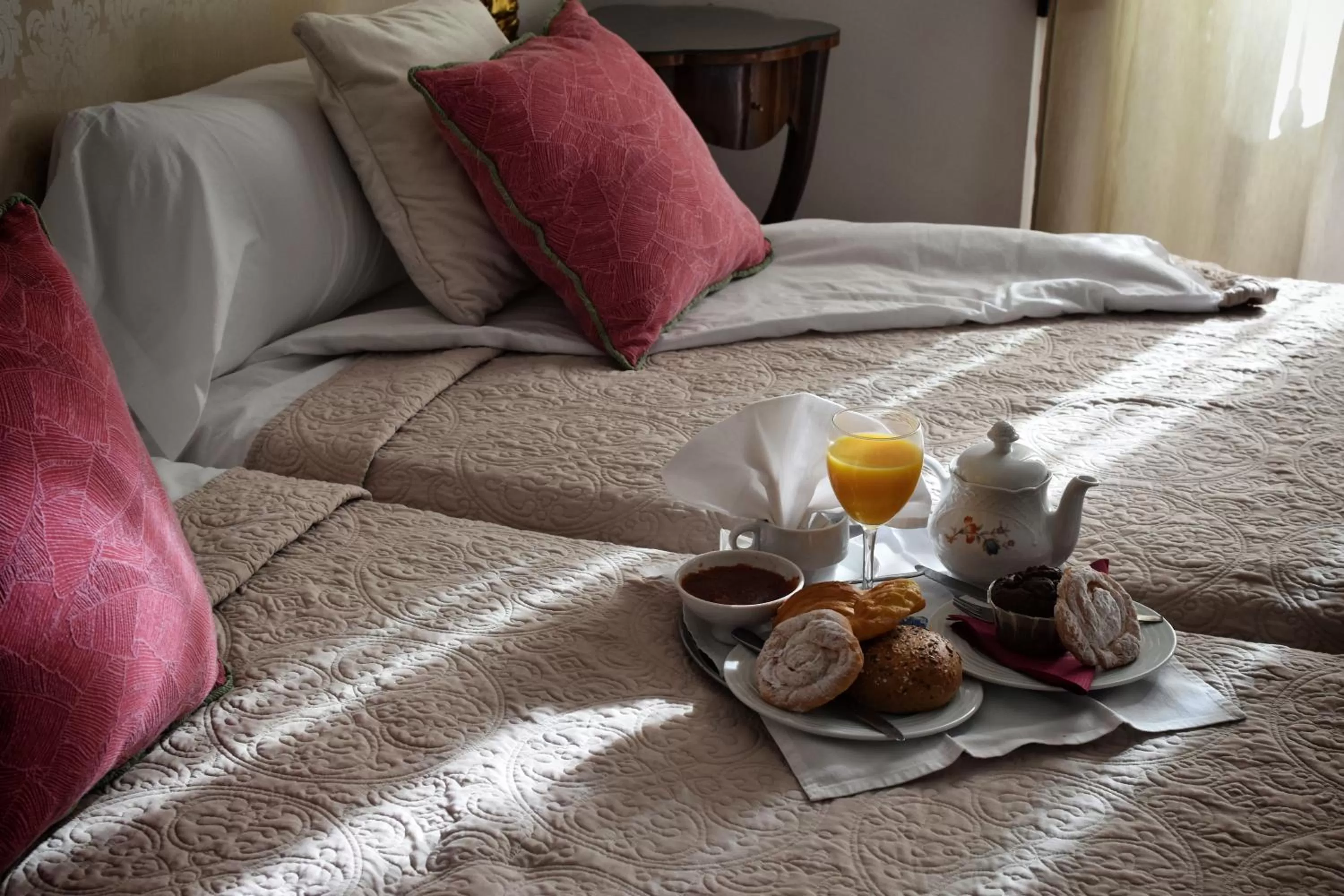 Photo of the whole room, Bed in Hotel Convento La Gloria