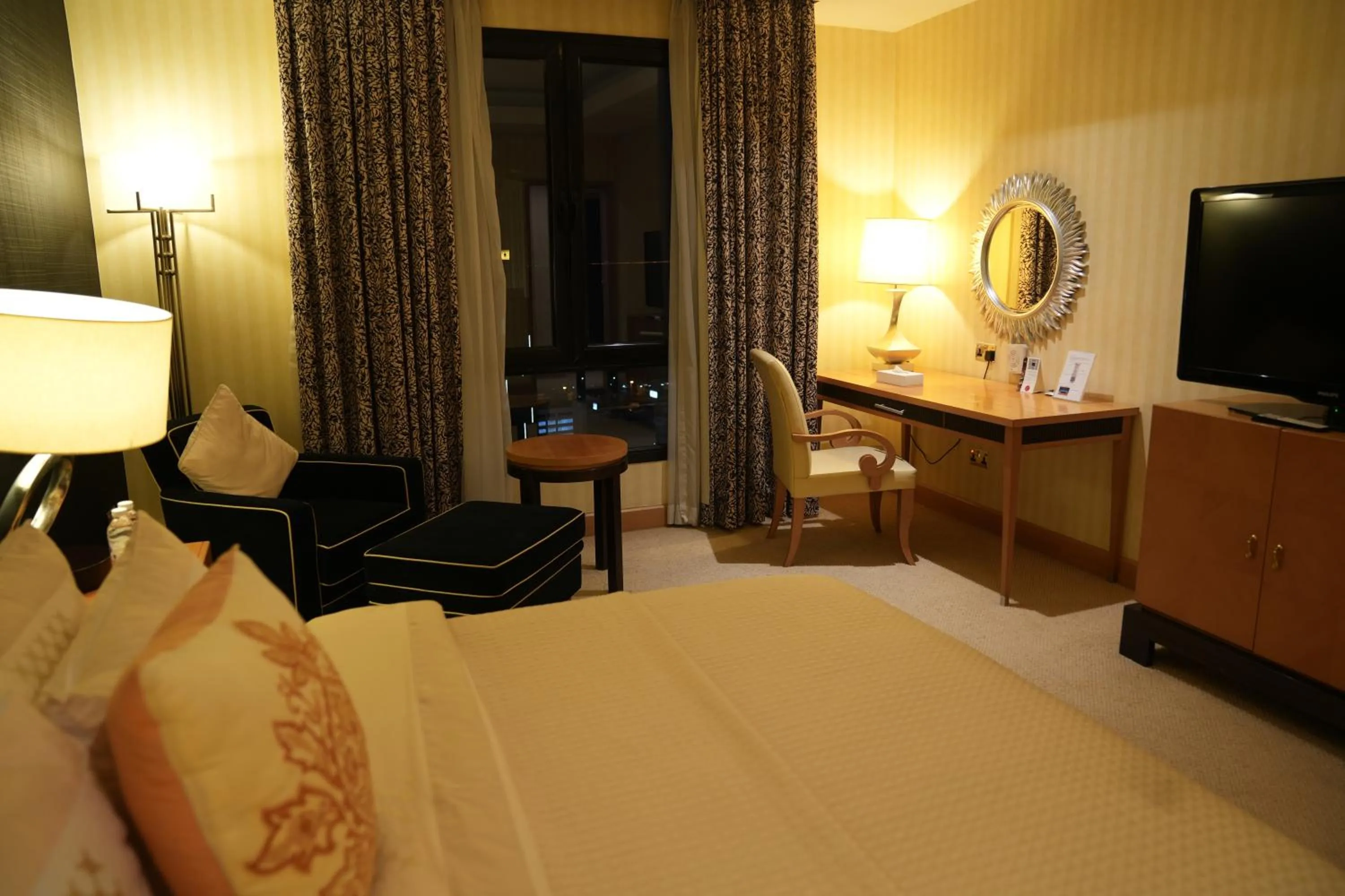 Bed in Millennium Central Kuwait Downtown