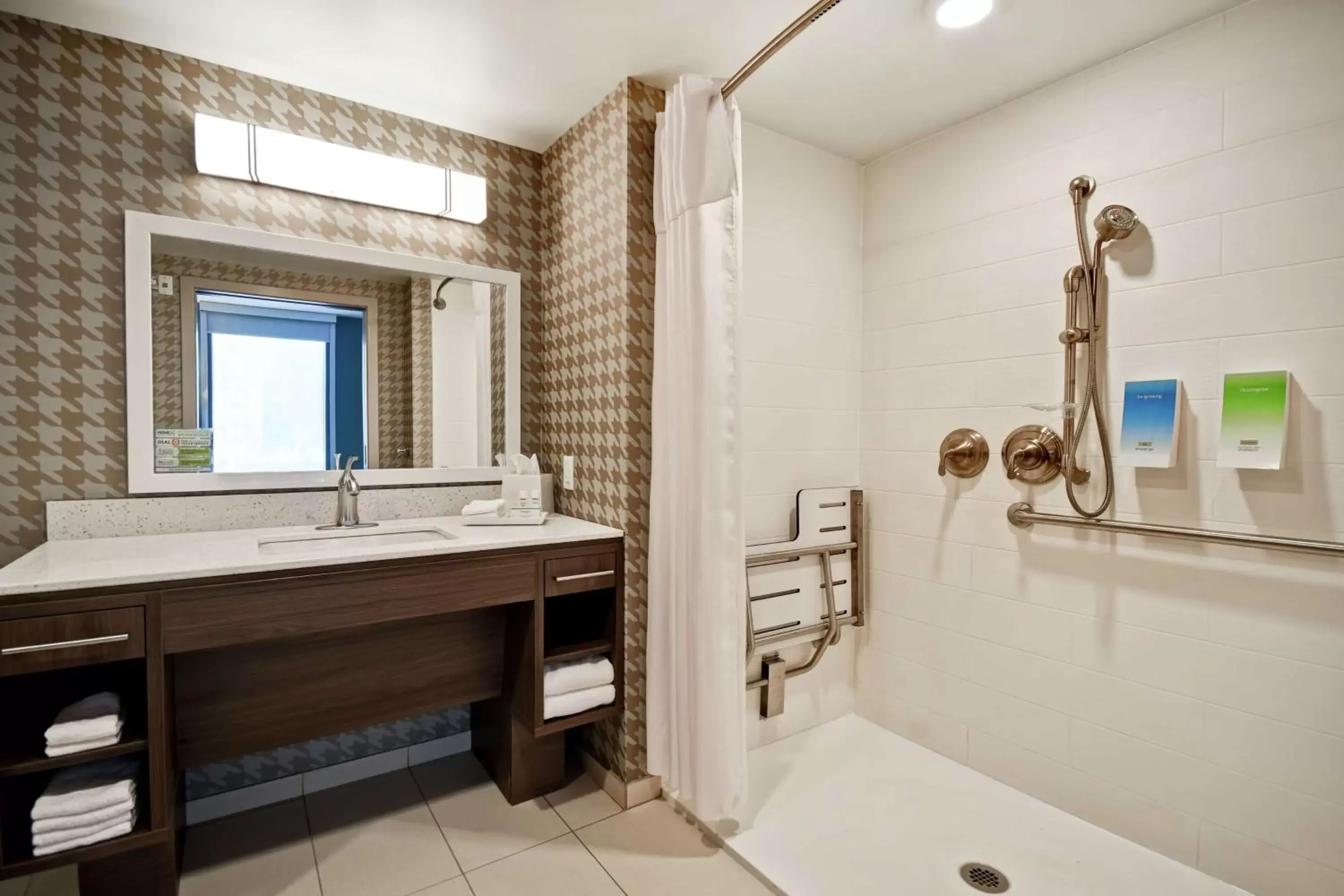 Bathroom in Home2 Suites by Hilton Gilbert