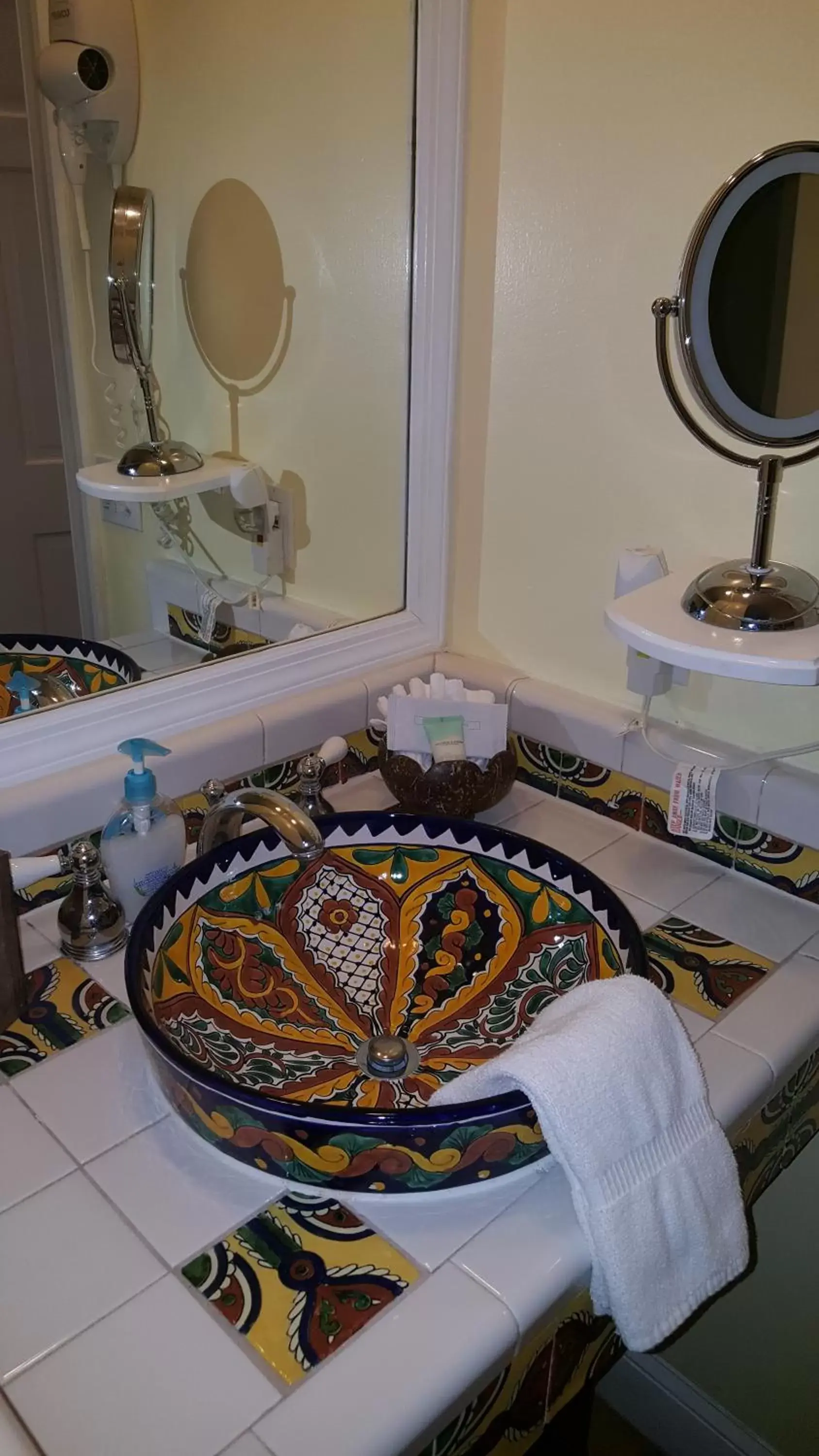 Bathroom, Food in The Caribbean Court Boutique Hotel