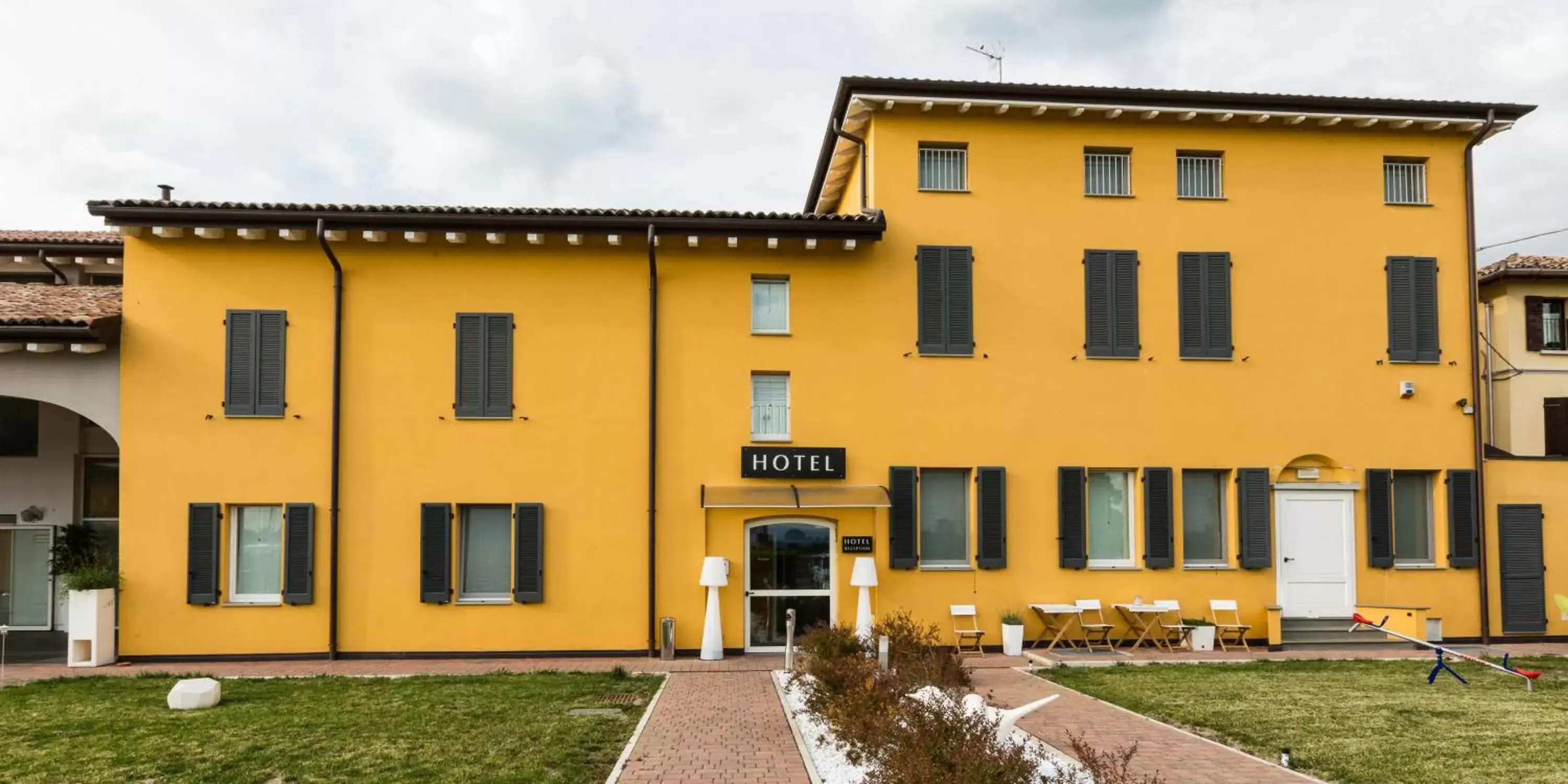 Property Building in Hotel Forlanini 52