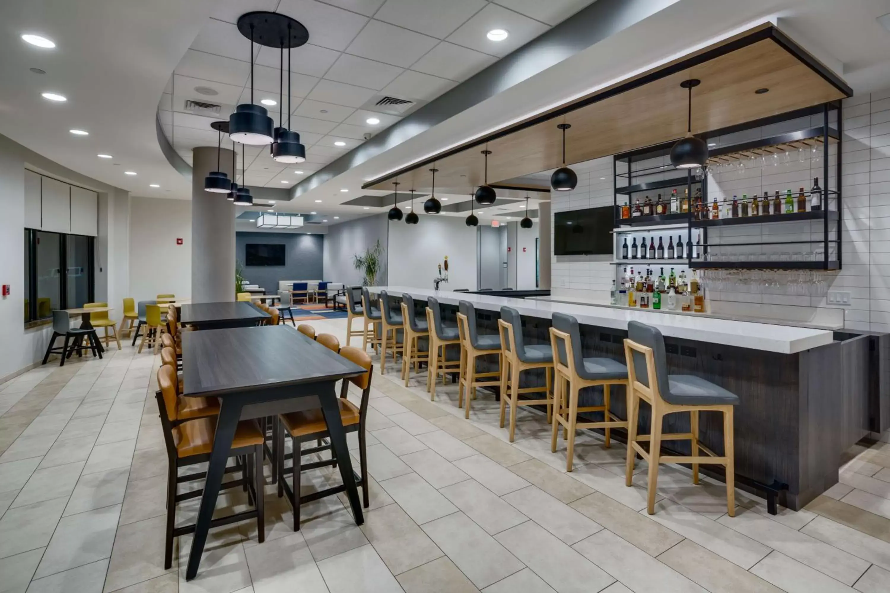 Restaurant/places to eat, Lounge/Bar in Hyatt House Hartford North/Windsor