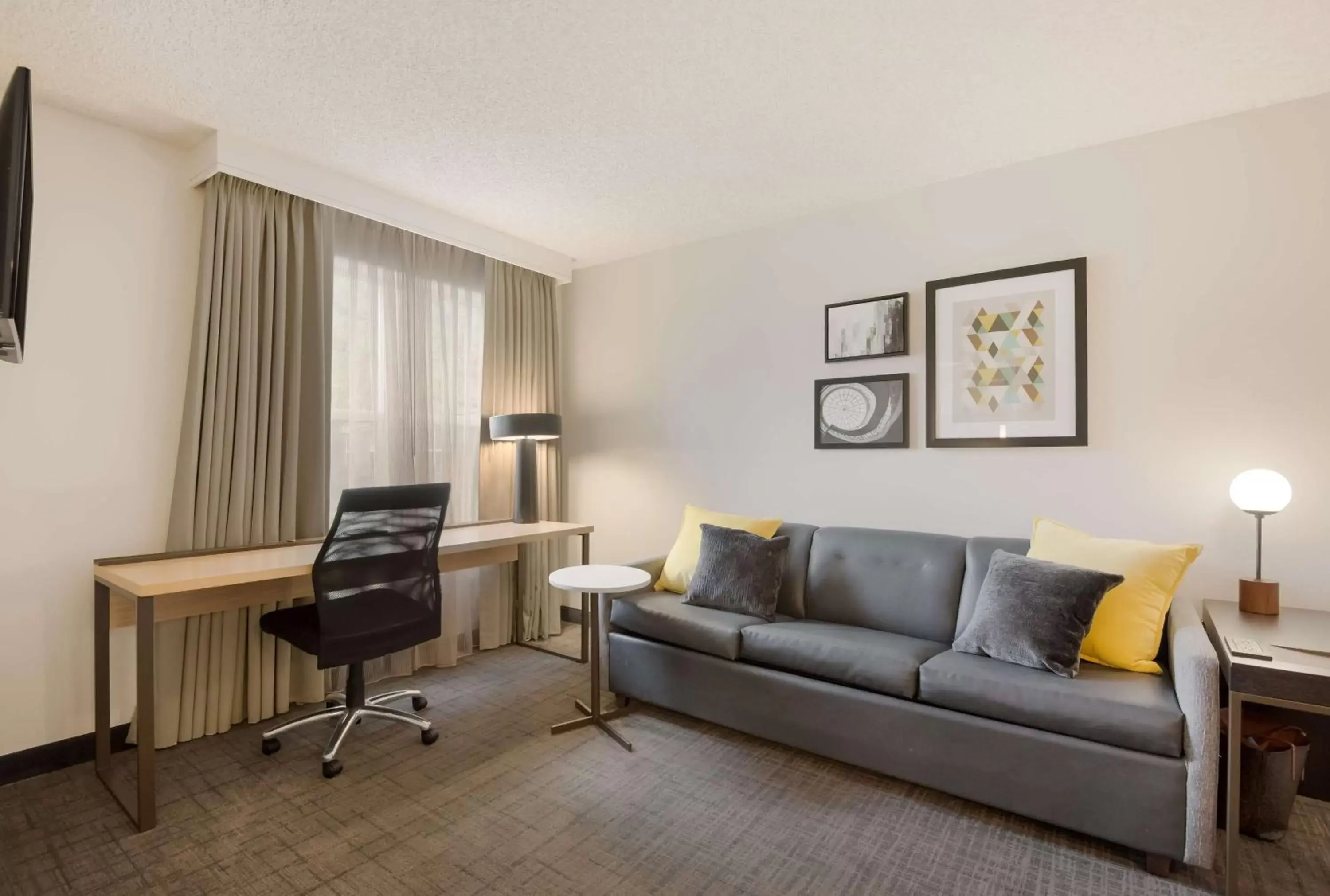 Bedroom, Seating Area in Sonesta ES Suites Reno