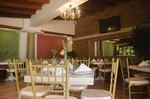 Restaurant/places to eat in Porto Bello Hotel Boutique