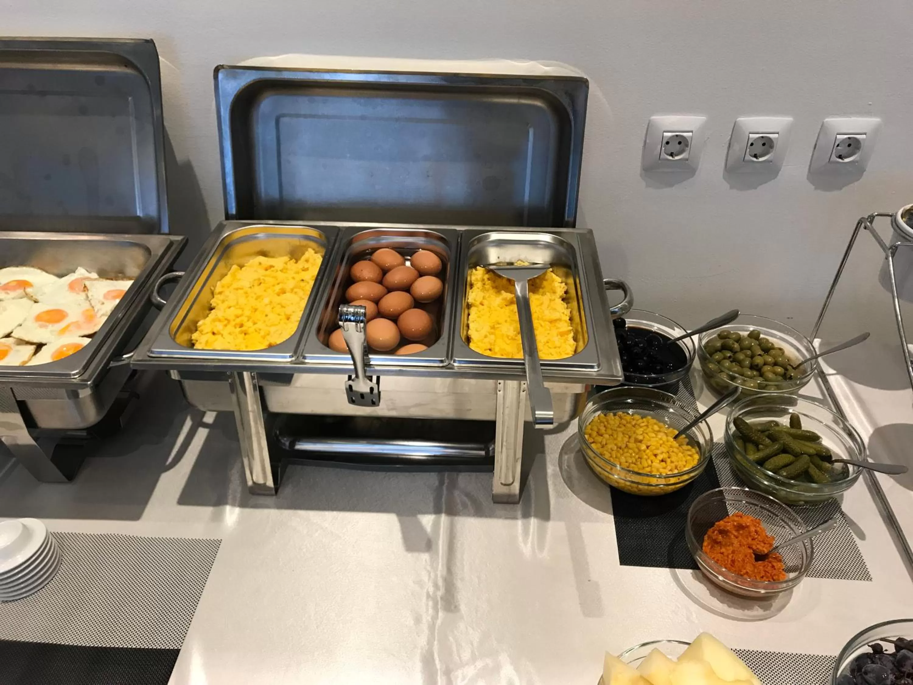 Continental breakfast in Hotel Grad