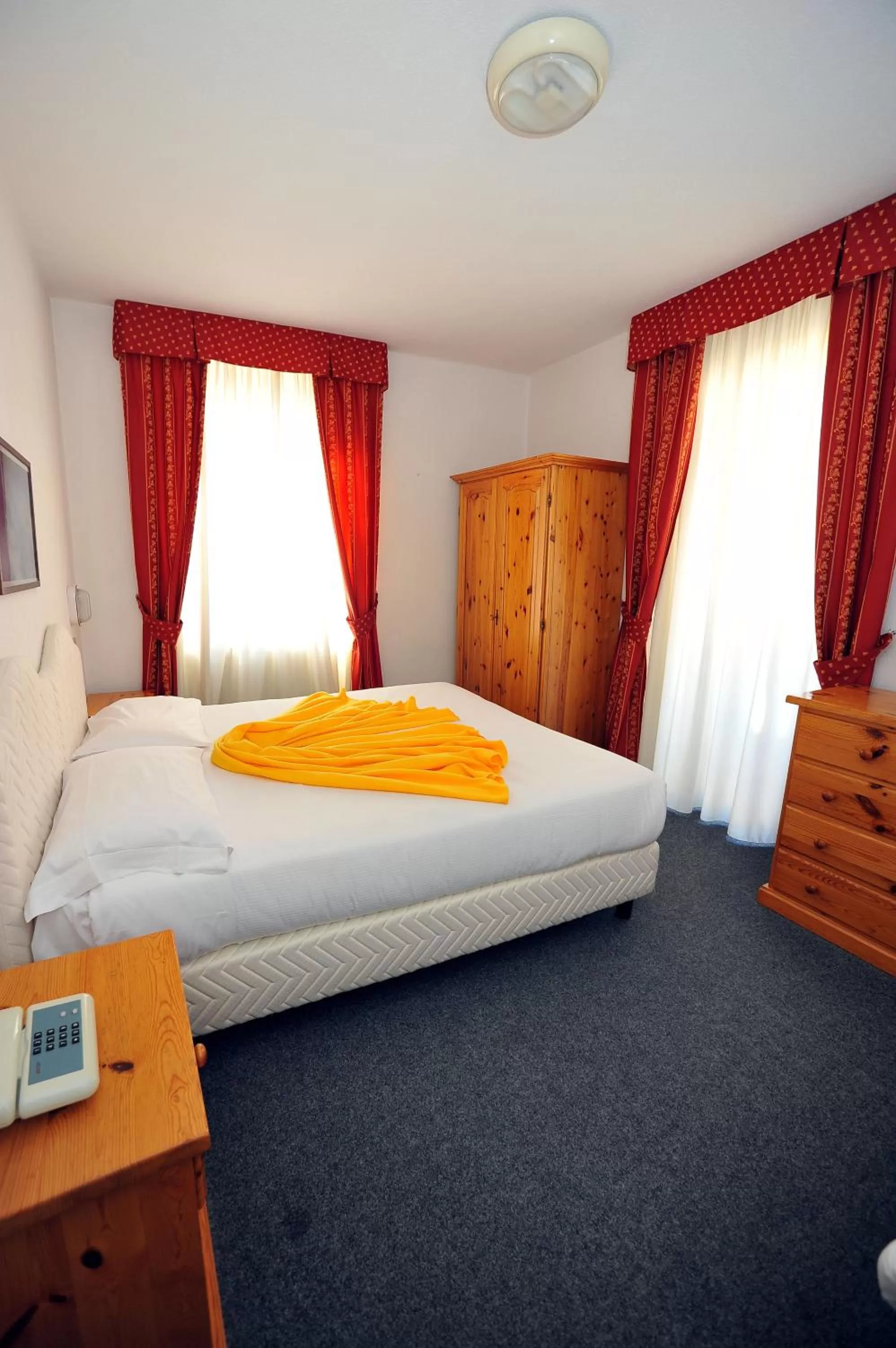 Day, Bed in Hotel Capitani