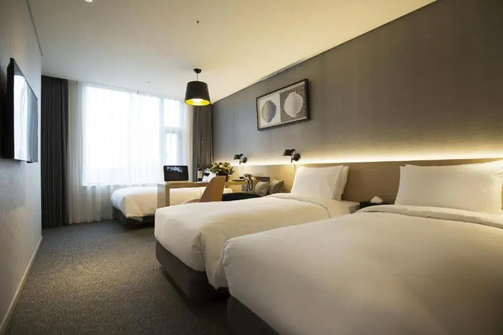 Photo of the whole room, Bed in Arirang Hill Hotel Dongdaemun