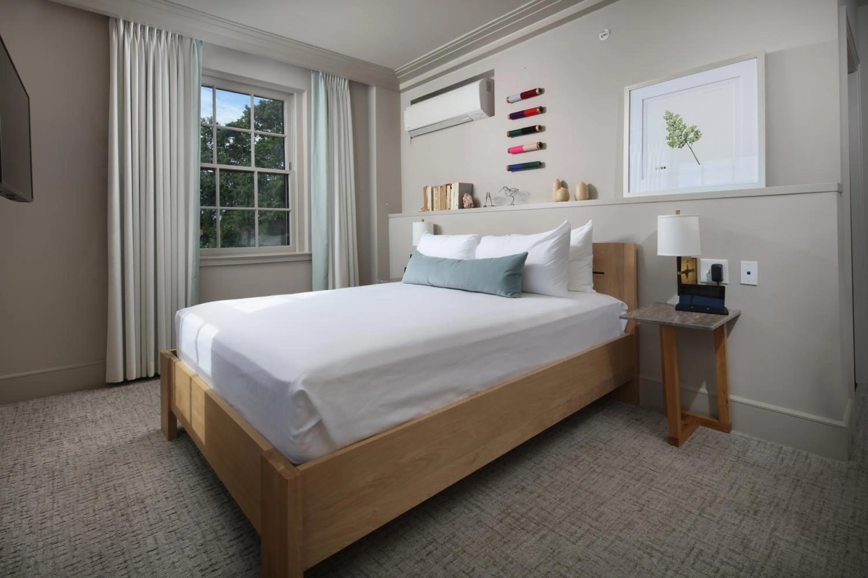 Bed in Hotel Weyanoke