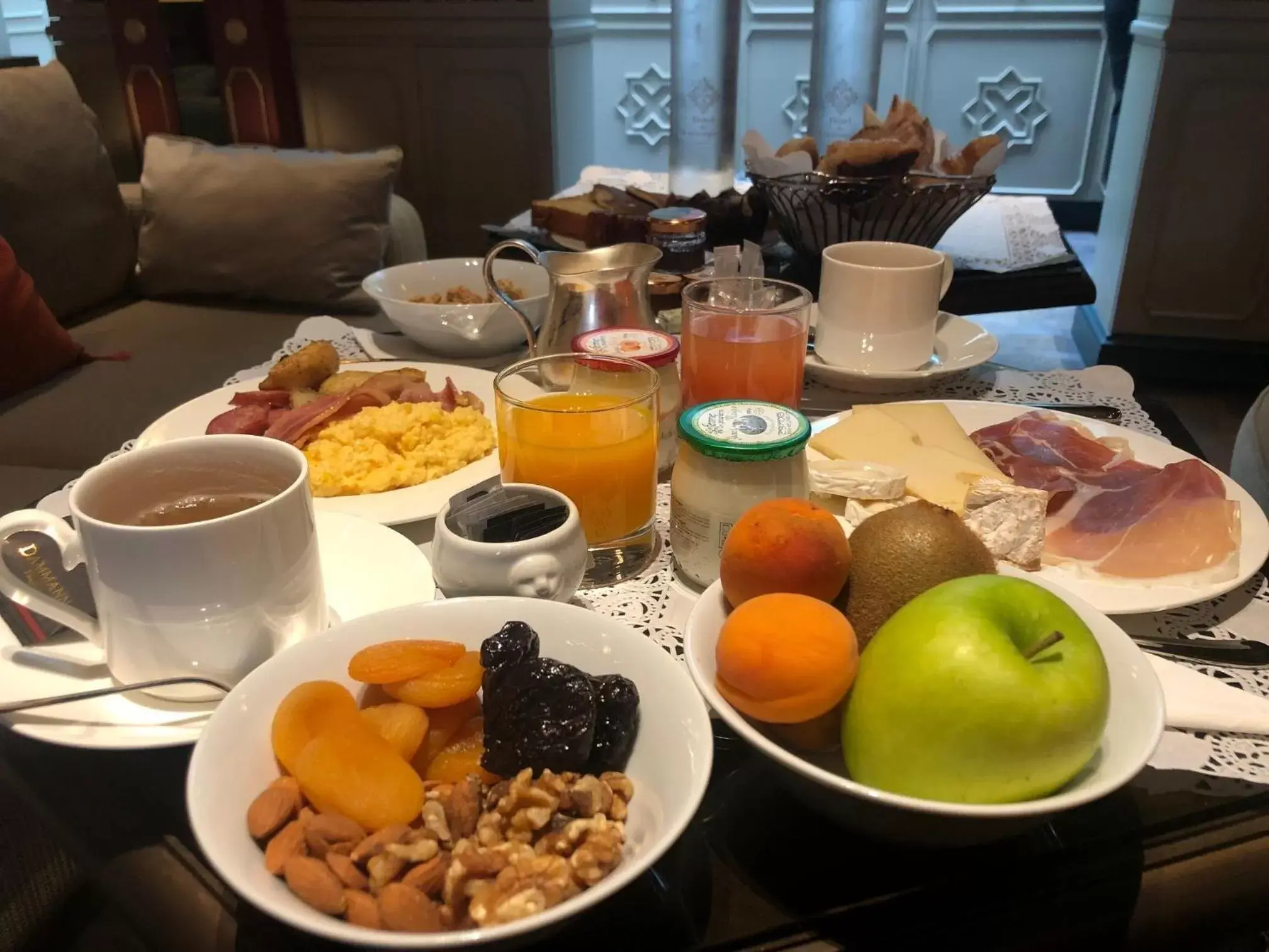 Breakfast in Hotel de Montesquieu