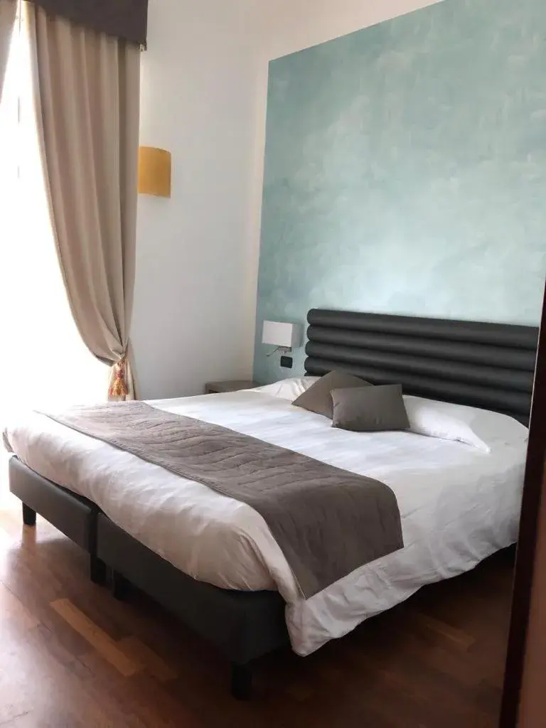 Bedroom, Bed in Hotel Parigi & Spa