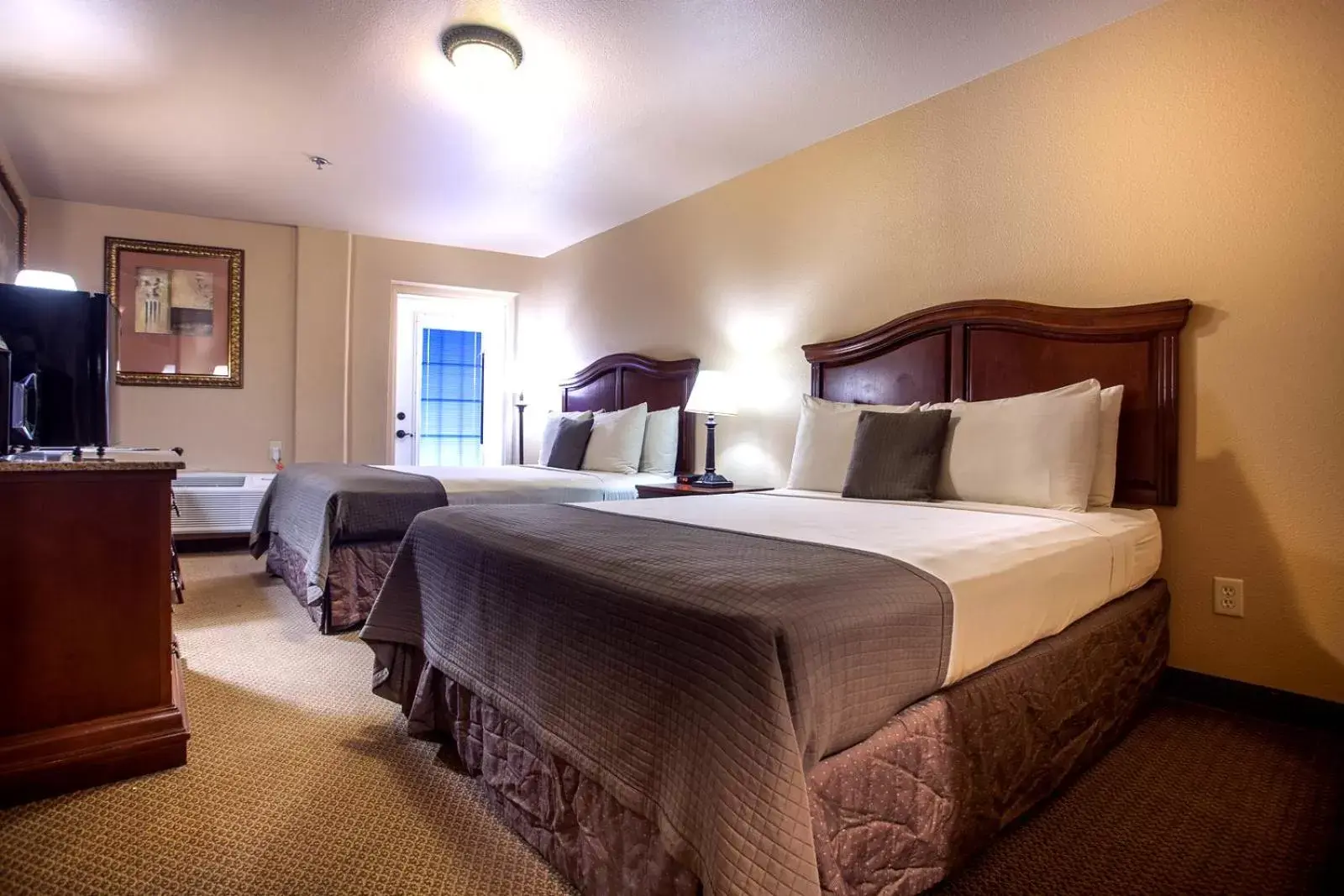 Queen Room with Two Queen Beds and Balcony - Non-Smoking in O'Brien Riverwalk Boutique Hotel