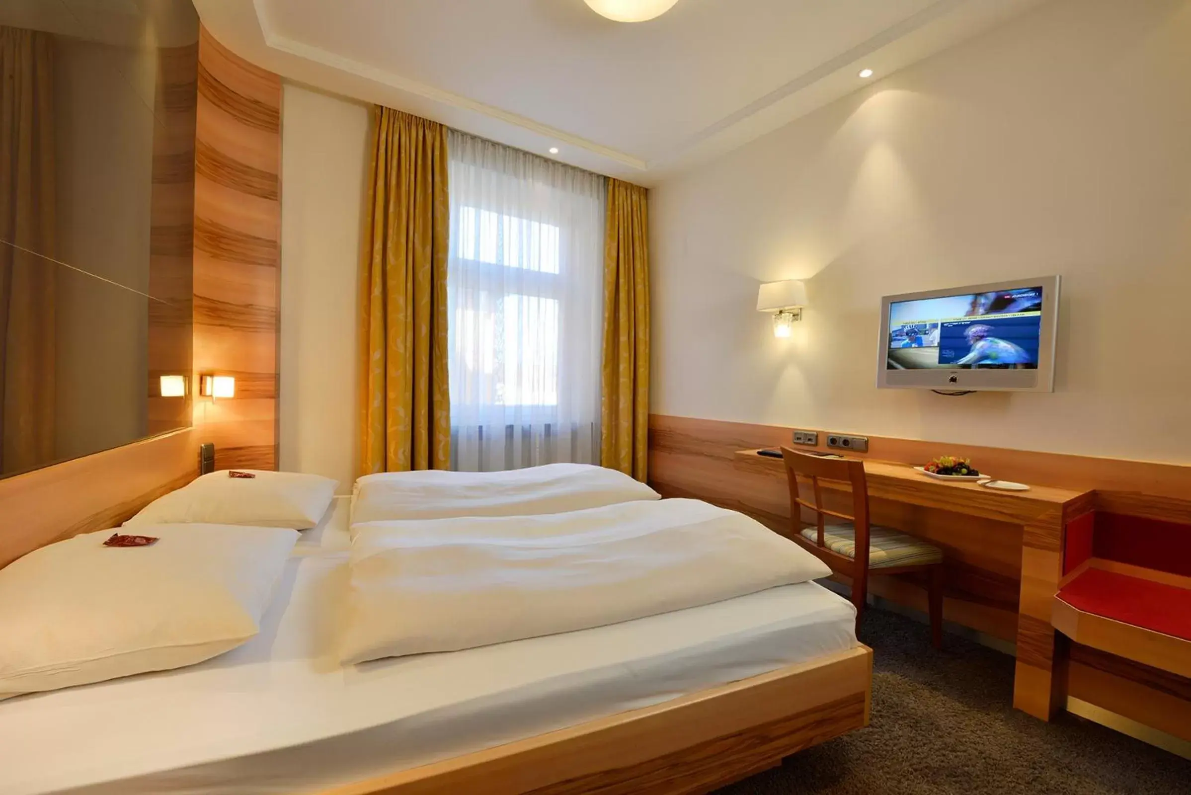 Bed, Room Photo in Hotel Torbräu