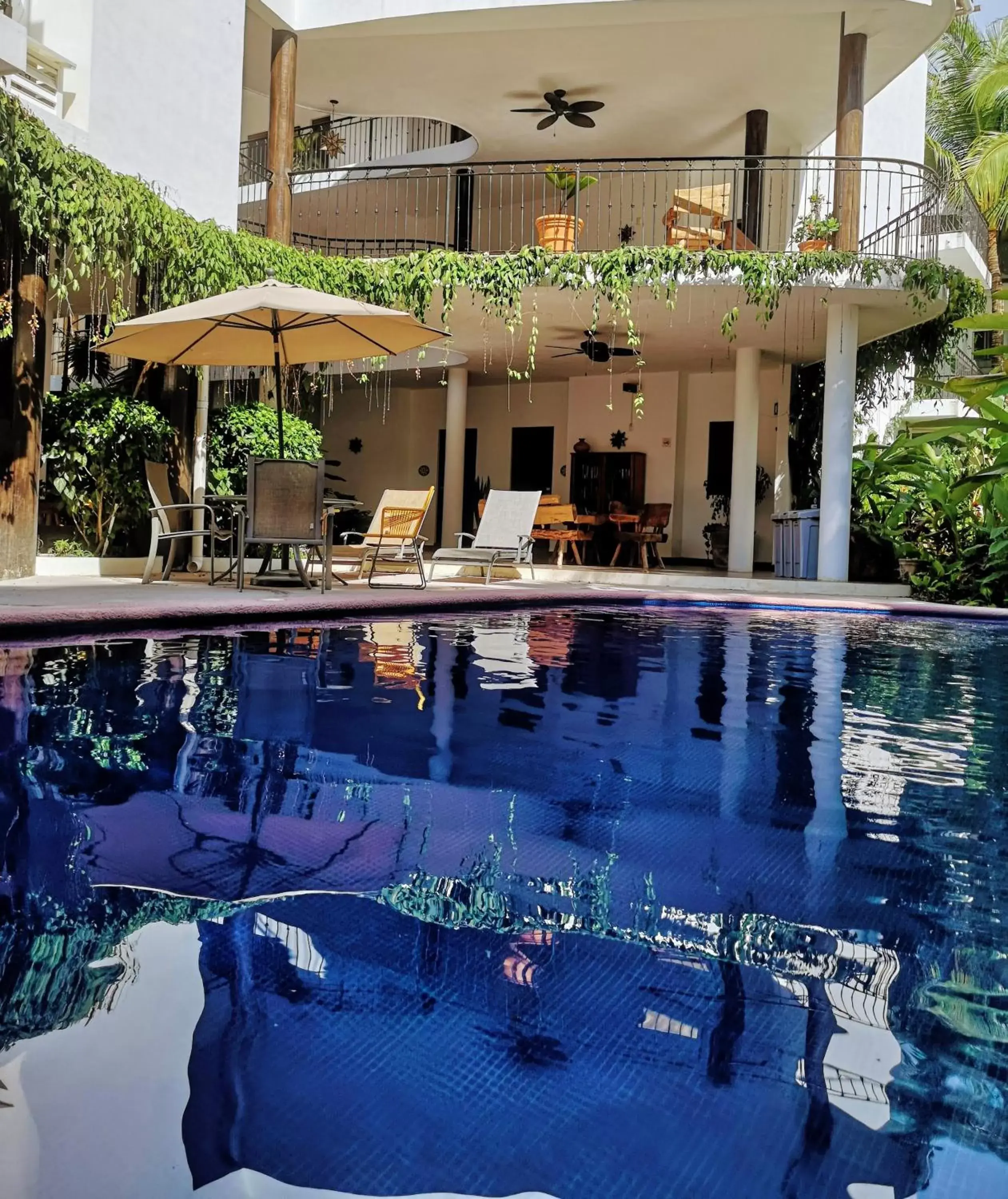 Property building, Swimming Pool in Hotelito Los Sueños