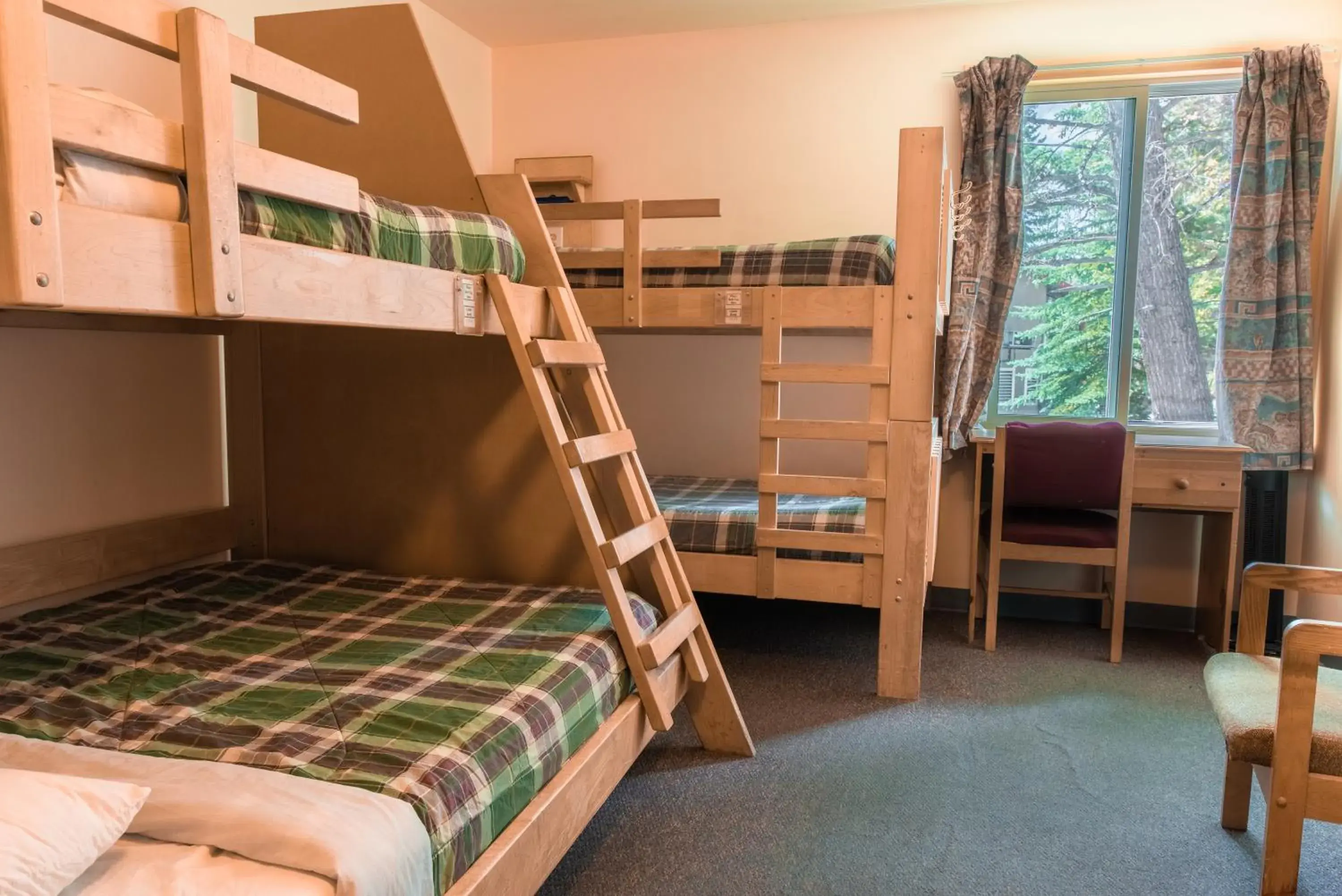 Bunk Bed in HI Banff Alpine Centre - Hostel