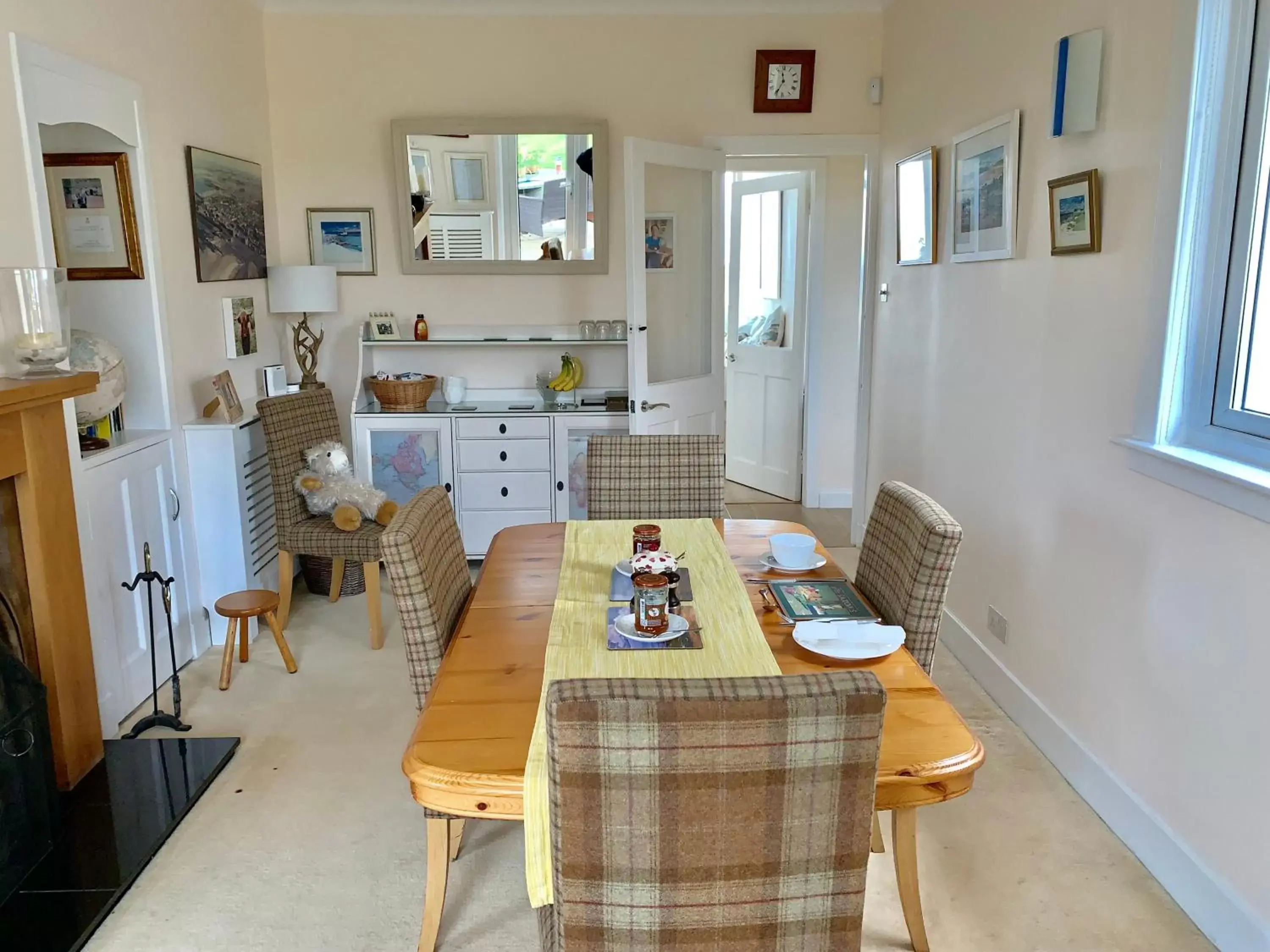 Food and drinks, Dining Area in No12 Bed and Breakfast, St Andrews