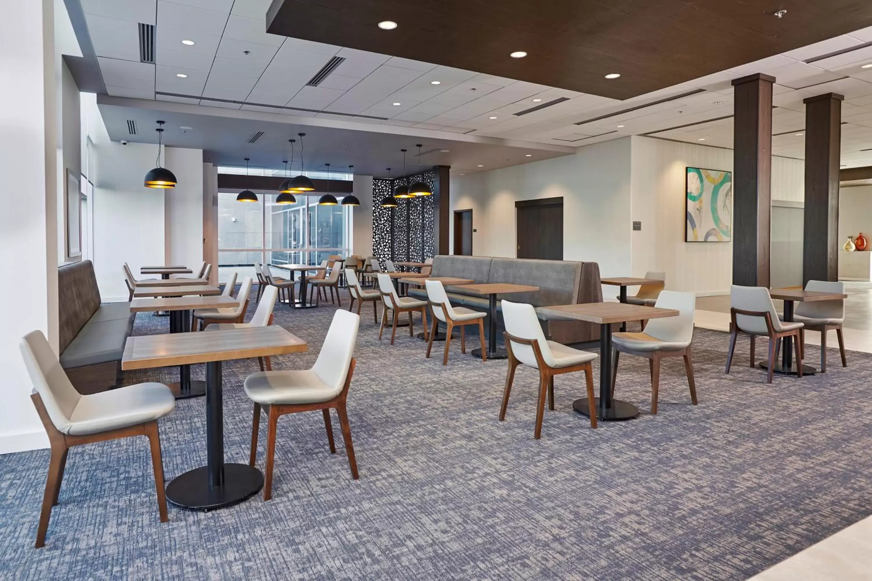 Restaurant/places to eat, Lounge/Bar in Hyatt Place Toronto/Mississauga Centre
