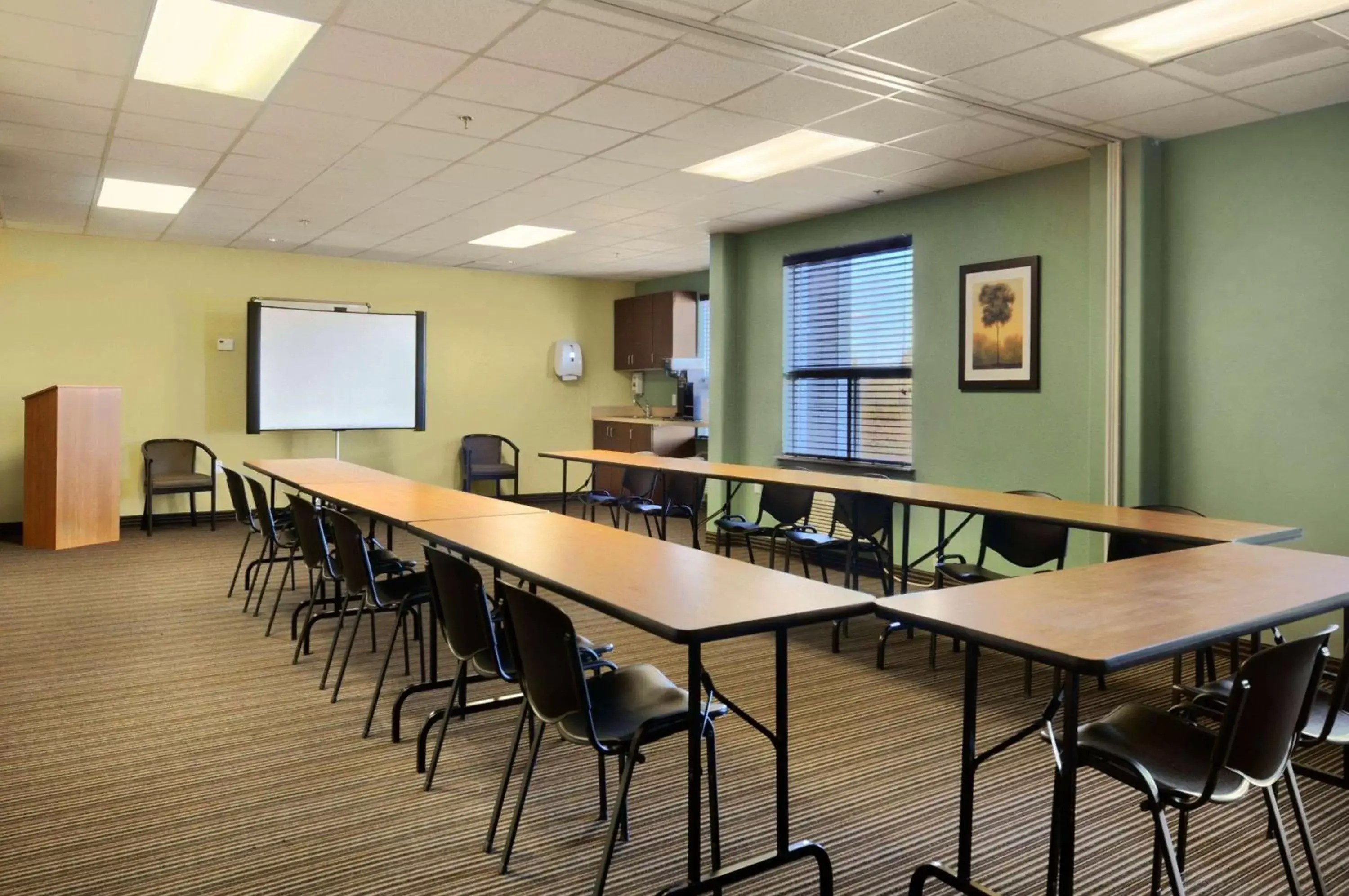 Meeting/conference room in Super 8 by Wyndham Kapuskasing