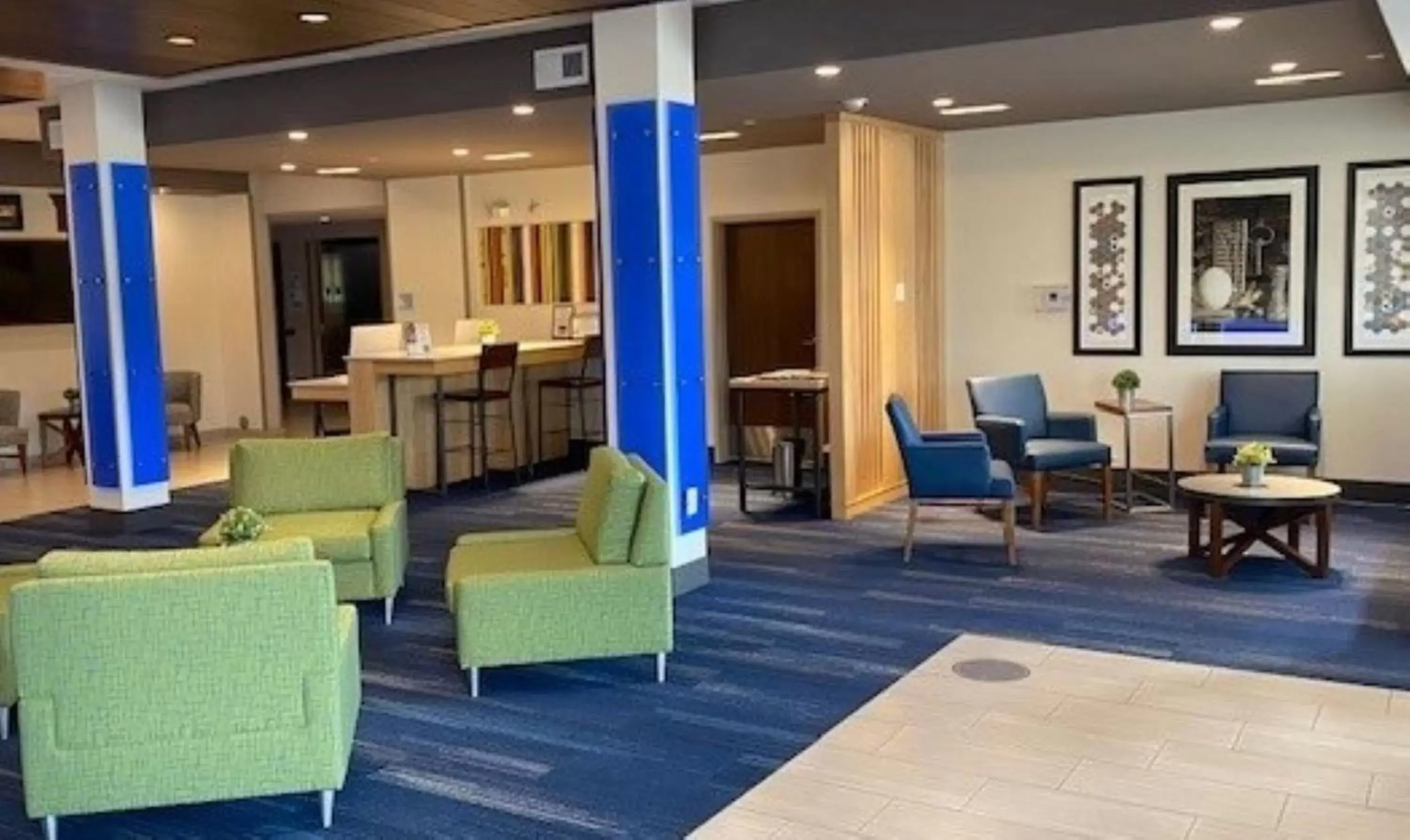 Property building, Lobby/Reception in Holiday Inn Express & Suites Warrensburg North, an IHG Hotel