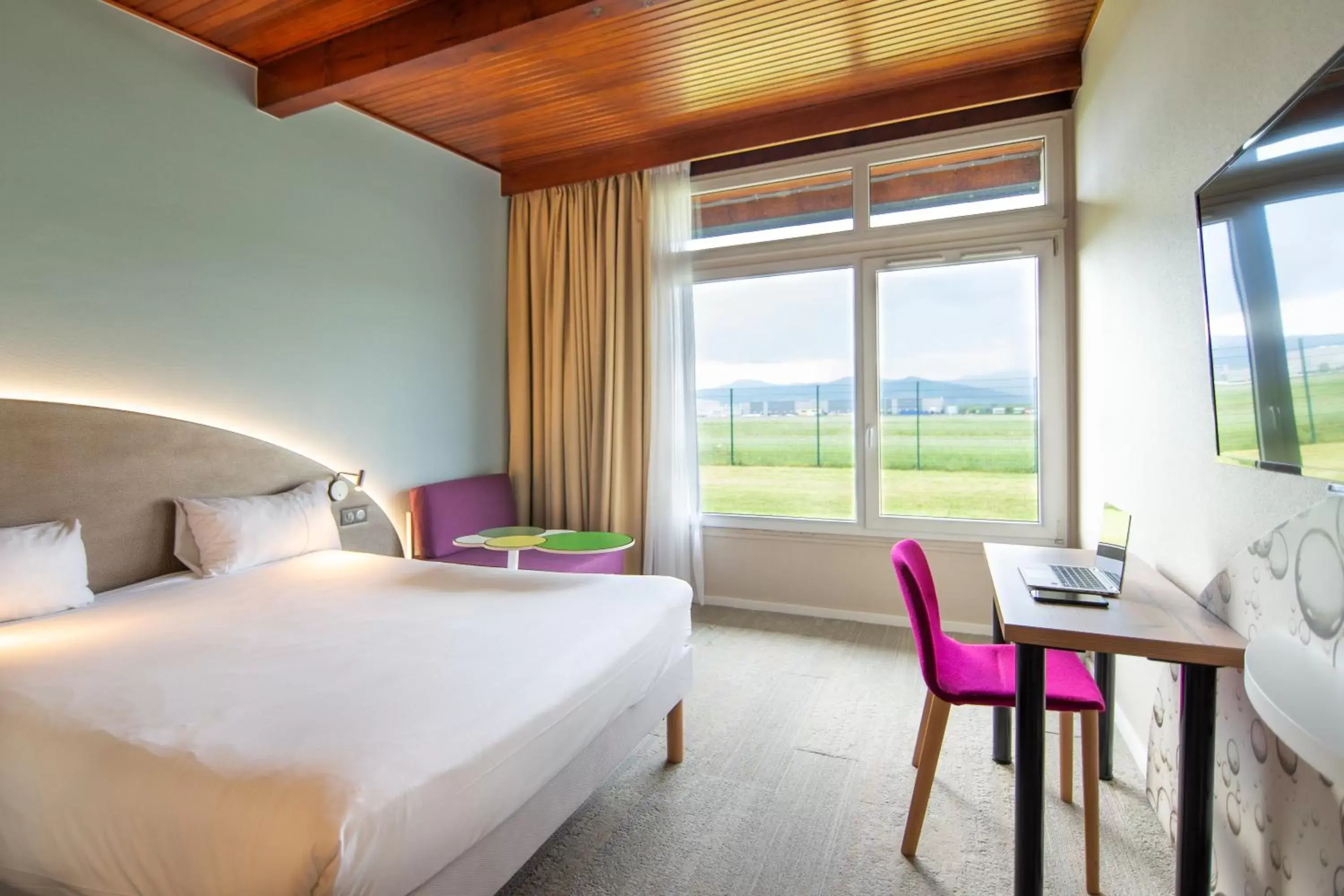 View (from property/room), Bed in Ibis Styles Colmar Nord View (from property/room), Bed in Ibis Styles Colmar Nord