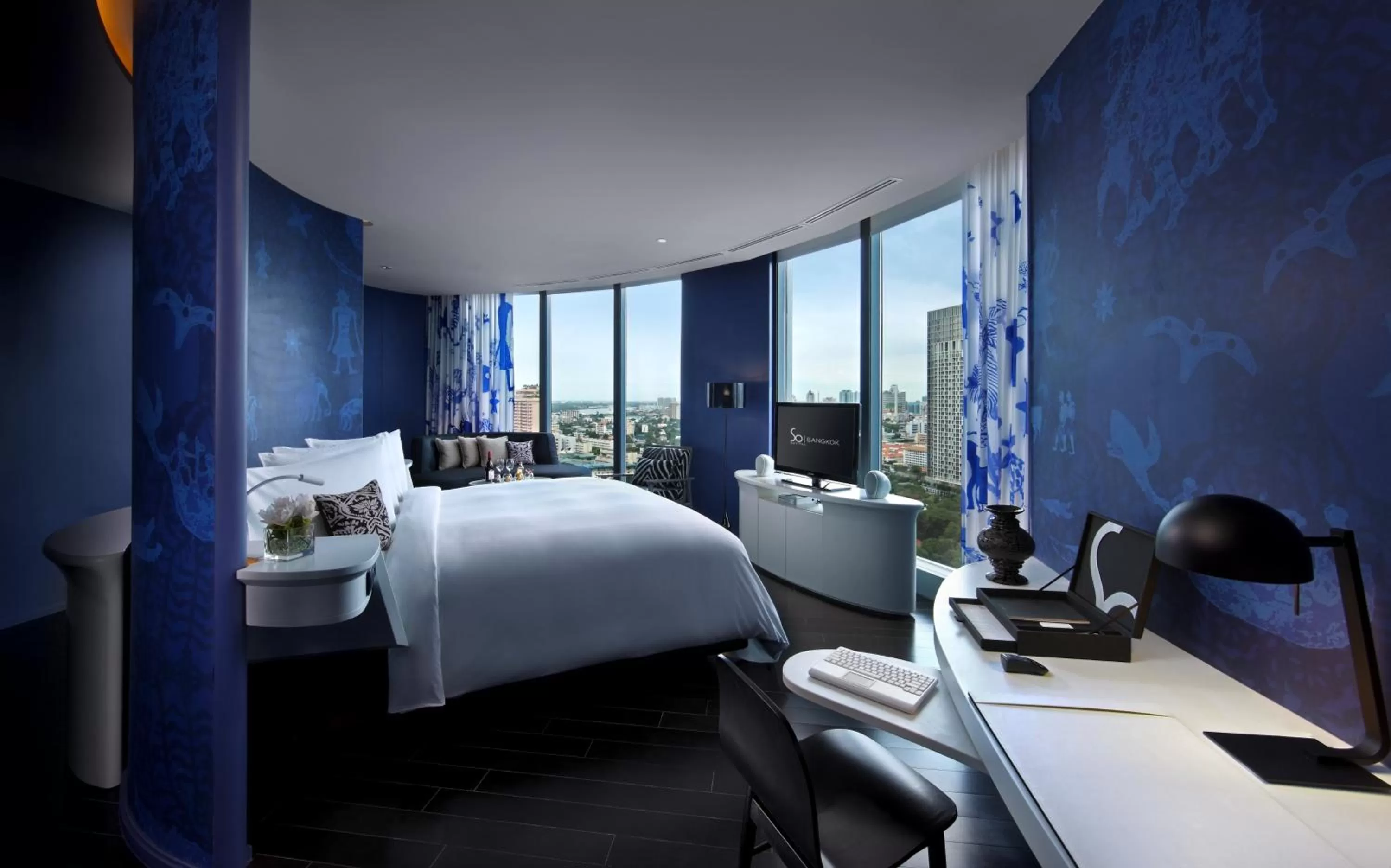 Photo of the whole room, Bed in SO/ Bangkok