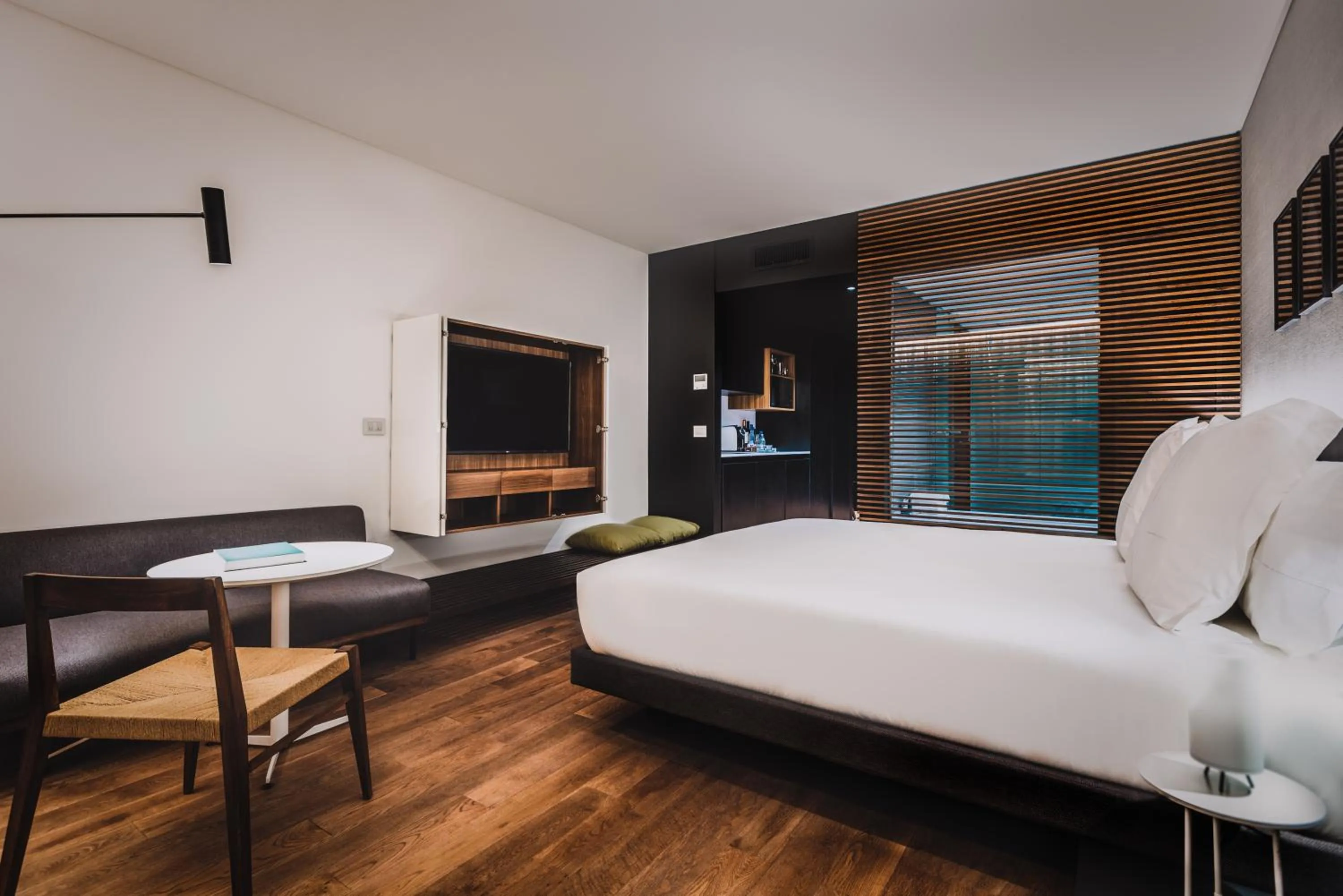 Photo of the whole room, Bed in SLS Buenos Aires Puerto Madero