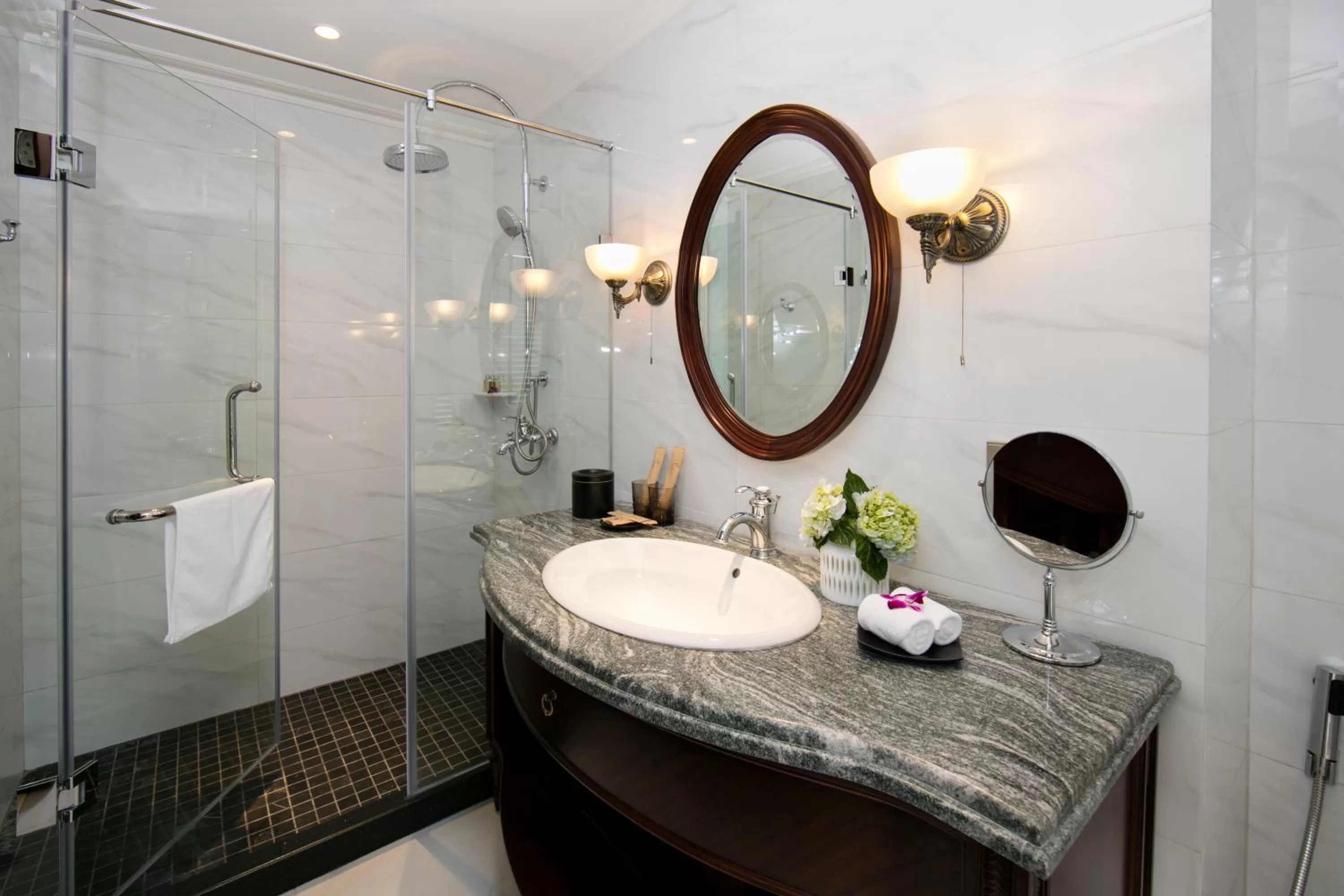 Shower in La Sinfonía Majesty Hotel and Spa