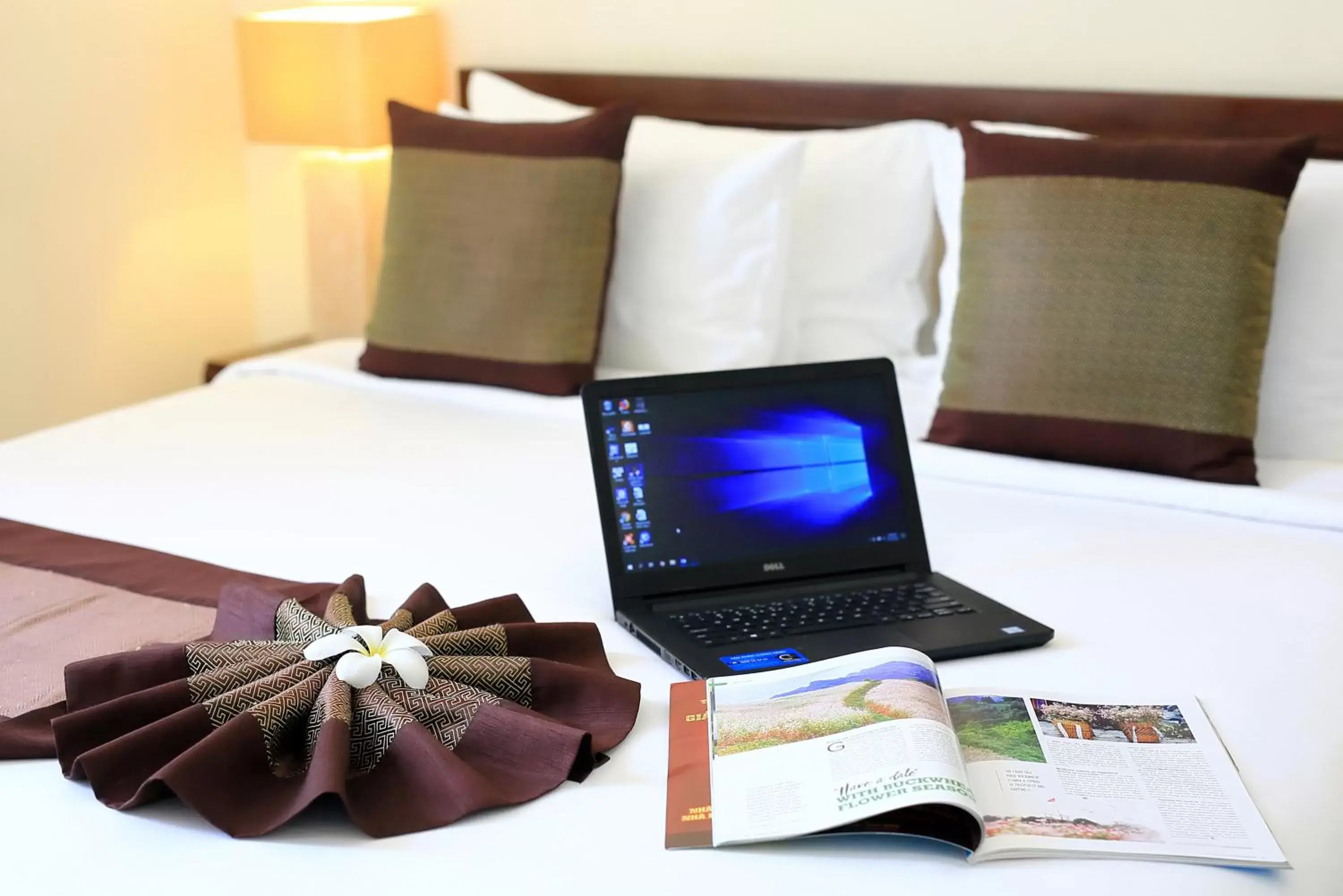 Bed, TV/Entertainment Center in Glenwood City Resort