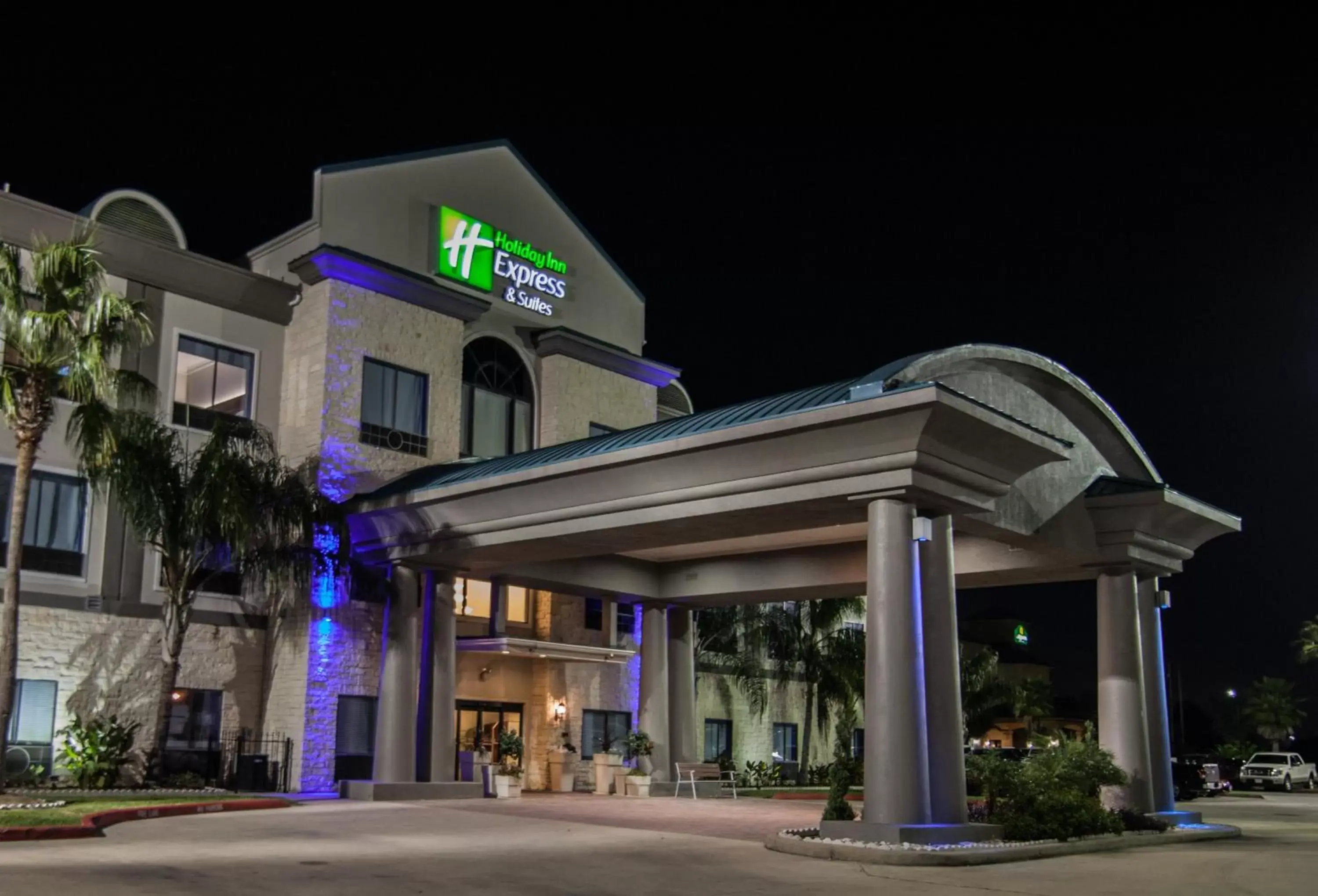 Property Building in Holiday Inn Express Houston-Alvin, an IHG Hotel