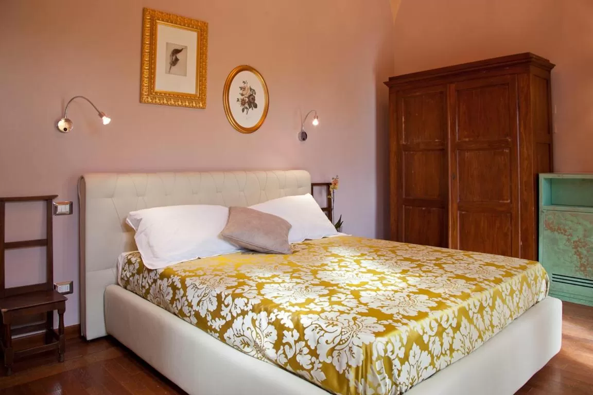 Photo of the whole room, Bed in Relais Montemaggiore