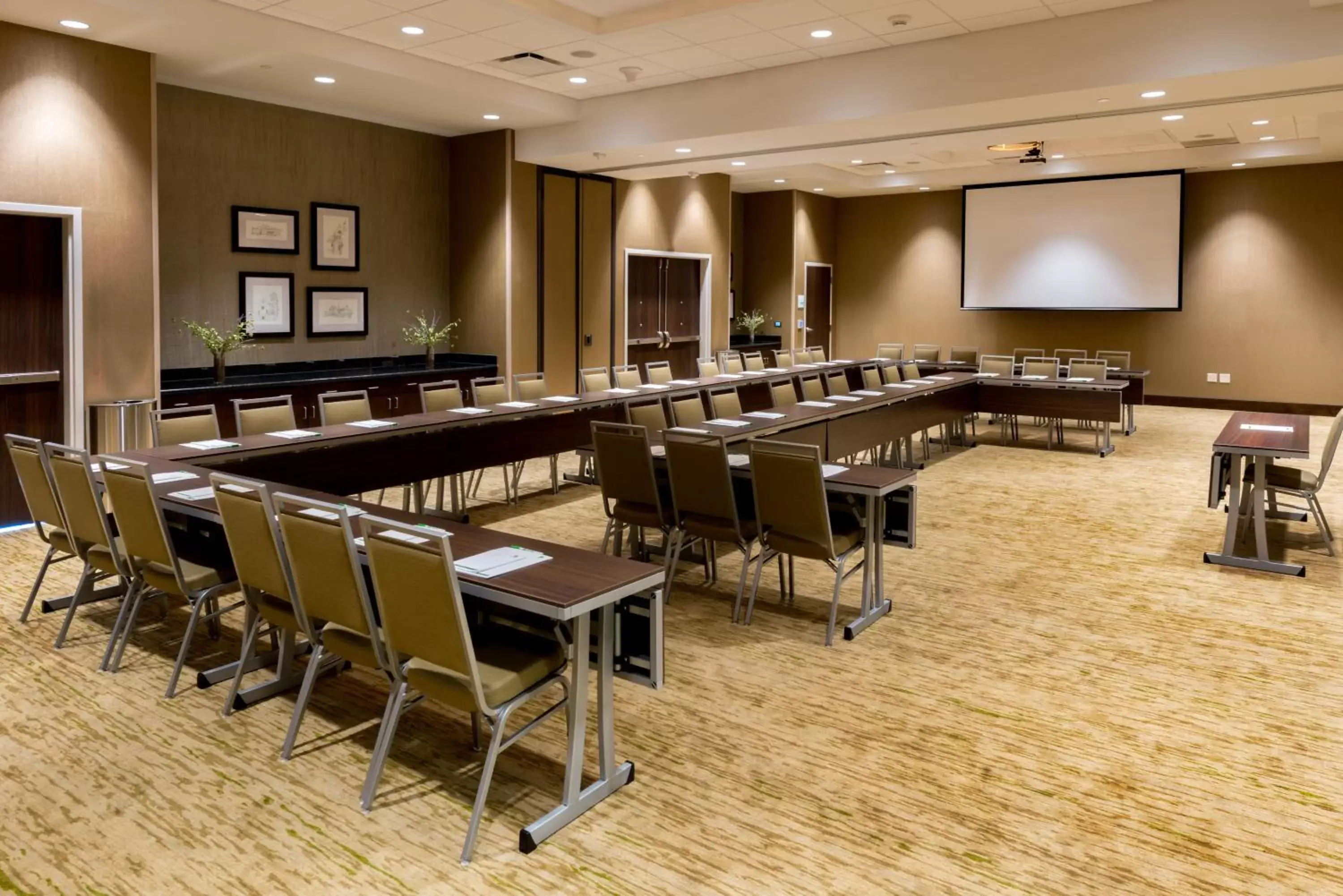 Meeting/conference room in Holiday Inn Paducah Riverfront, an IHG Hotel