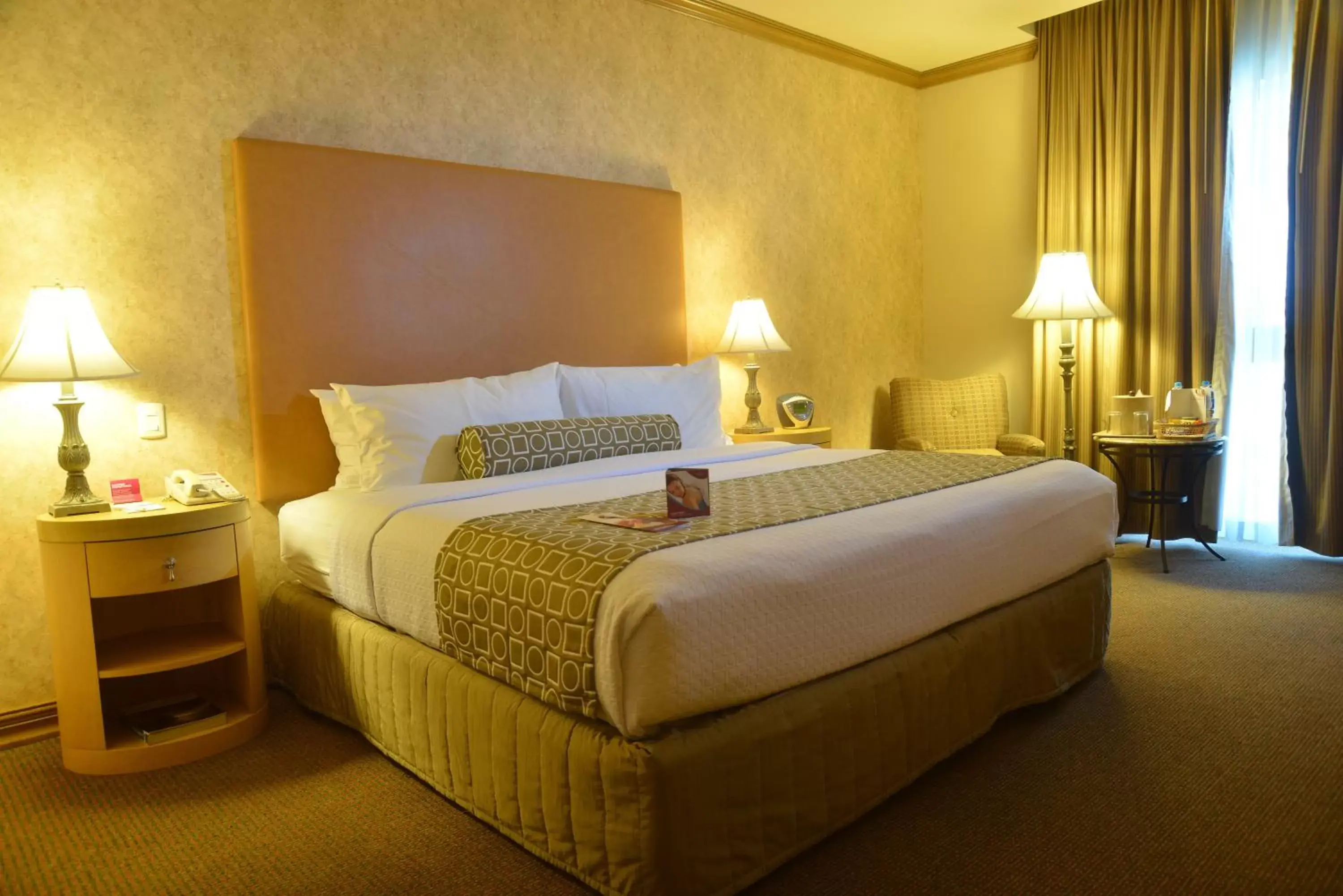 Photo of the whole room, Bed in Crowne Plaza Torreon, an IHG Hotel