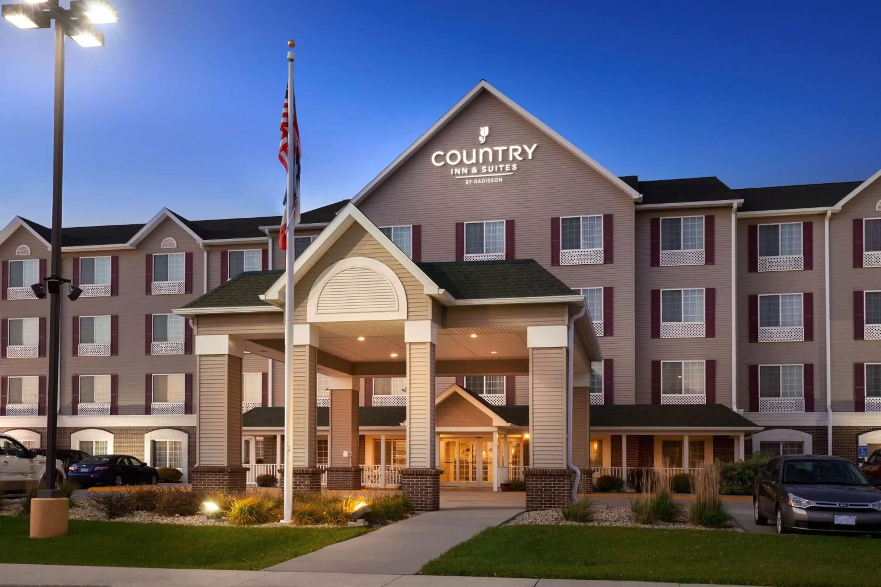 Property building in Country Inn & Suites by Radisson, Northwood, IA