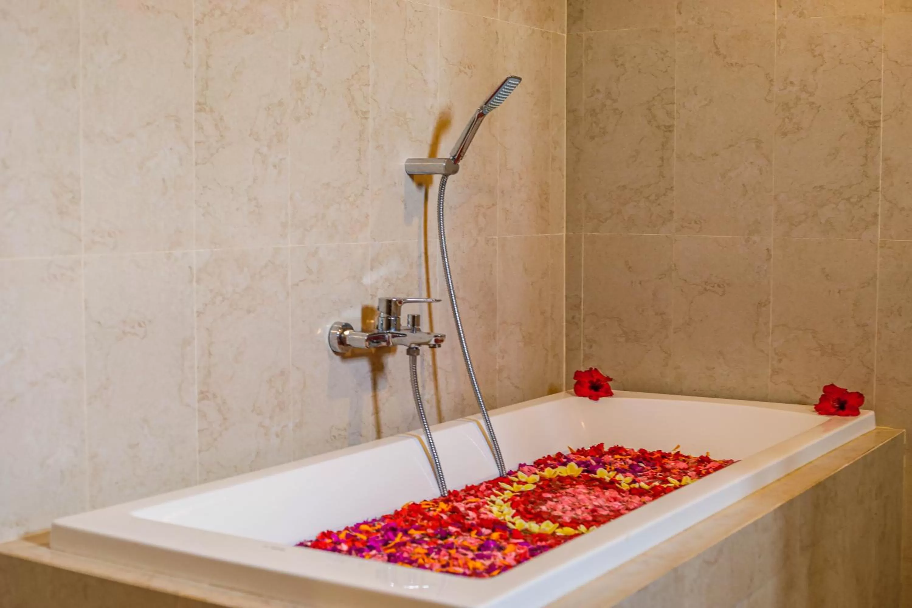 Hot Tub in BB Resort Villa and Spa