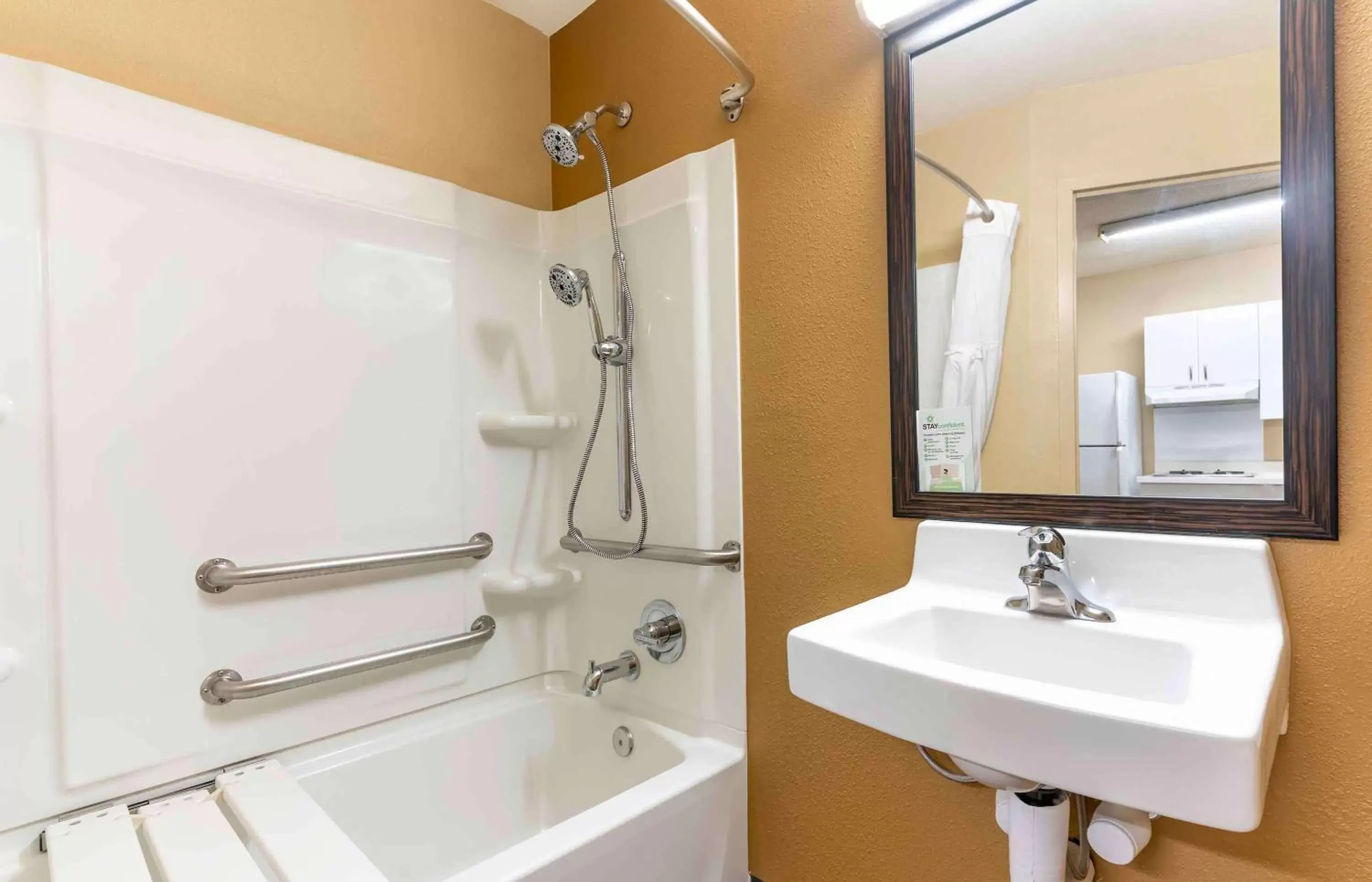 Bathroom in Extended Stay America Suites - San Jose - Edenvale - North