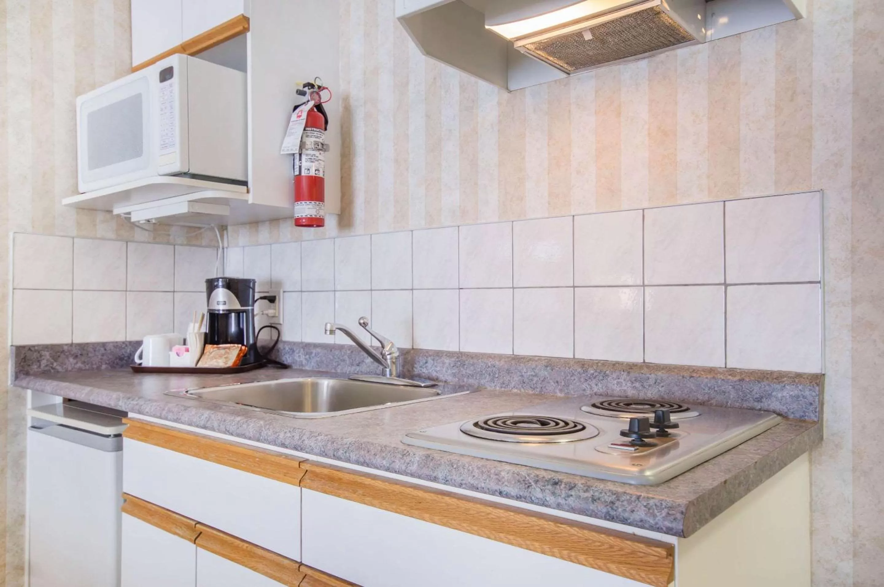 Photo of the whole room in Quality Inn Downtown Inner Harbour