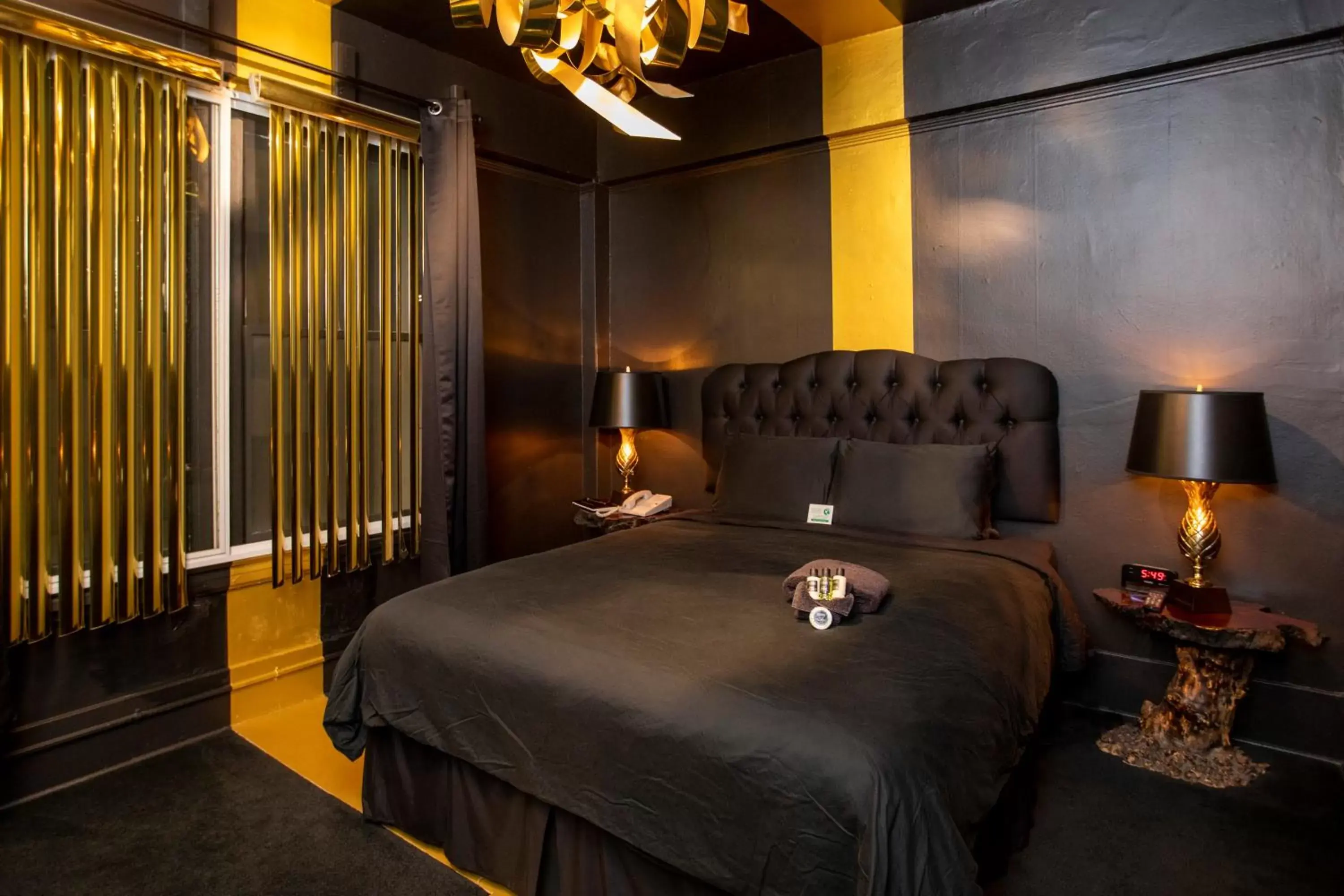 Bedroom, Bed in Hotel Des Arts Bedroom, Bed in Hotel Des Arts