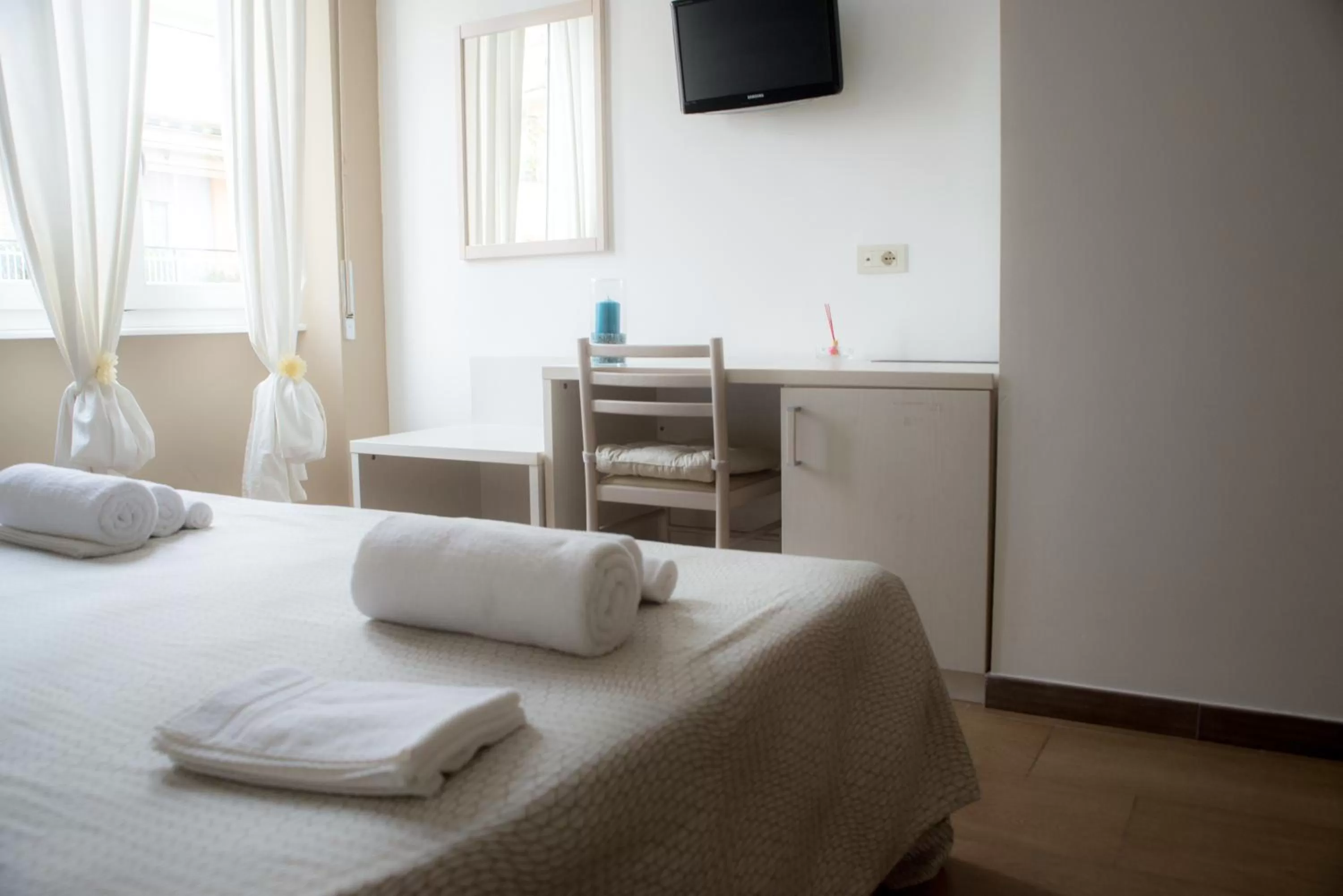 Day, Bed in Anna Guest House