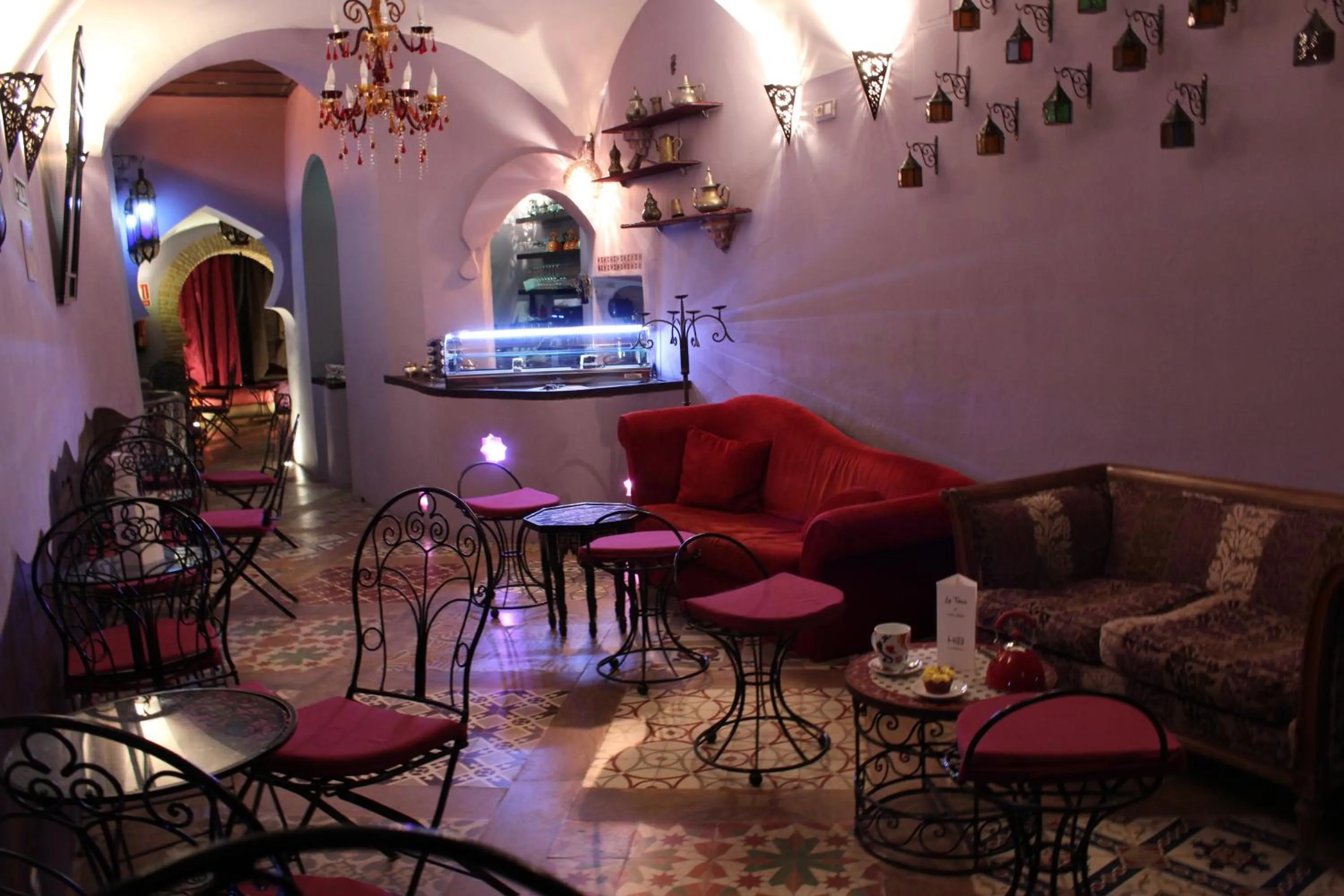 Restaurant/places to eat in Hotel la Boheme