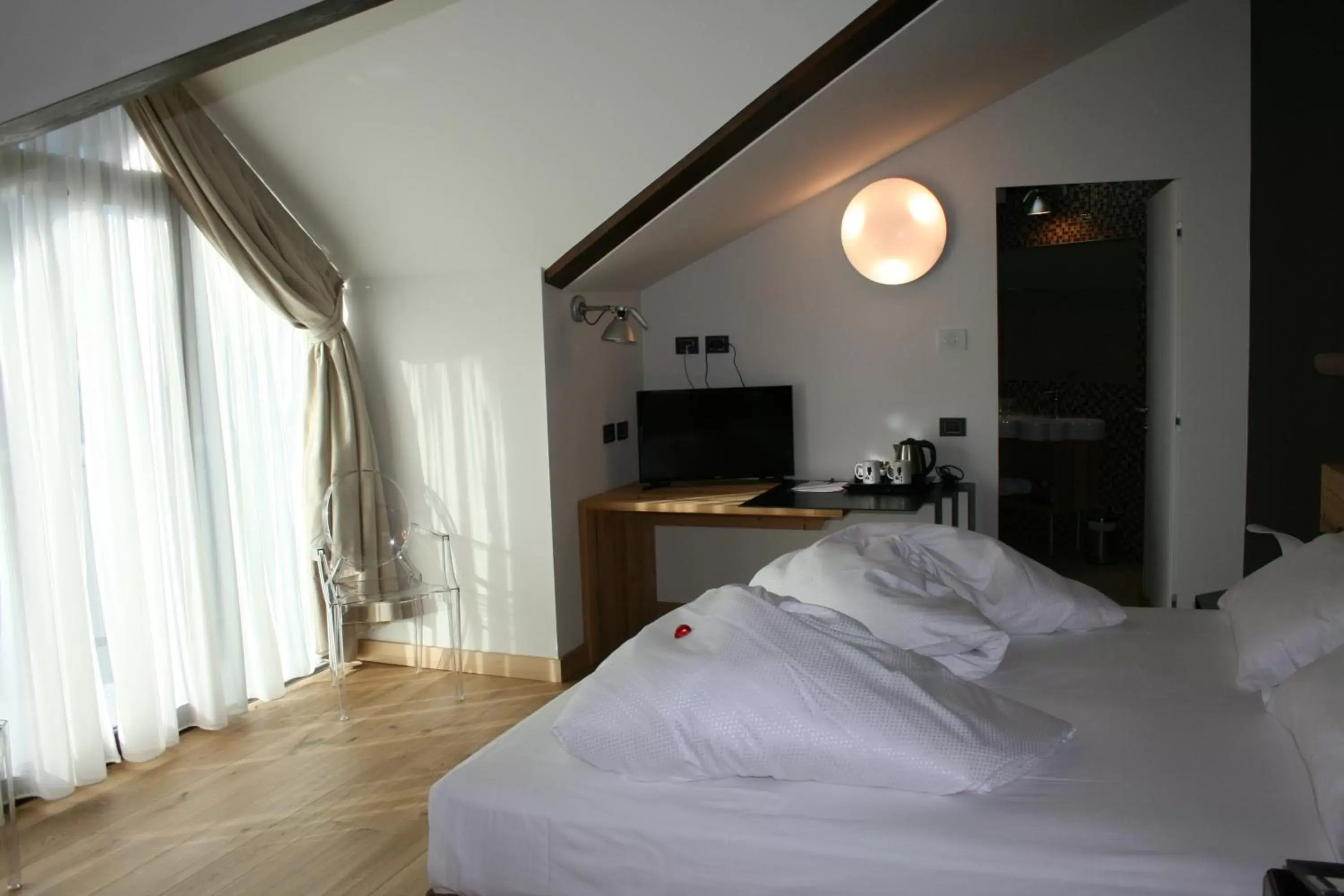 Photo of the whole room, Kitchen/Kitchenette in Hotel Orso Grigio