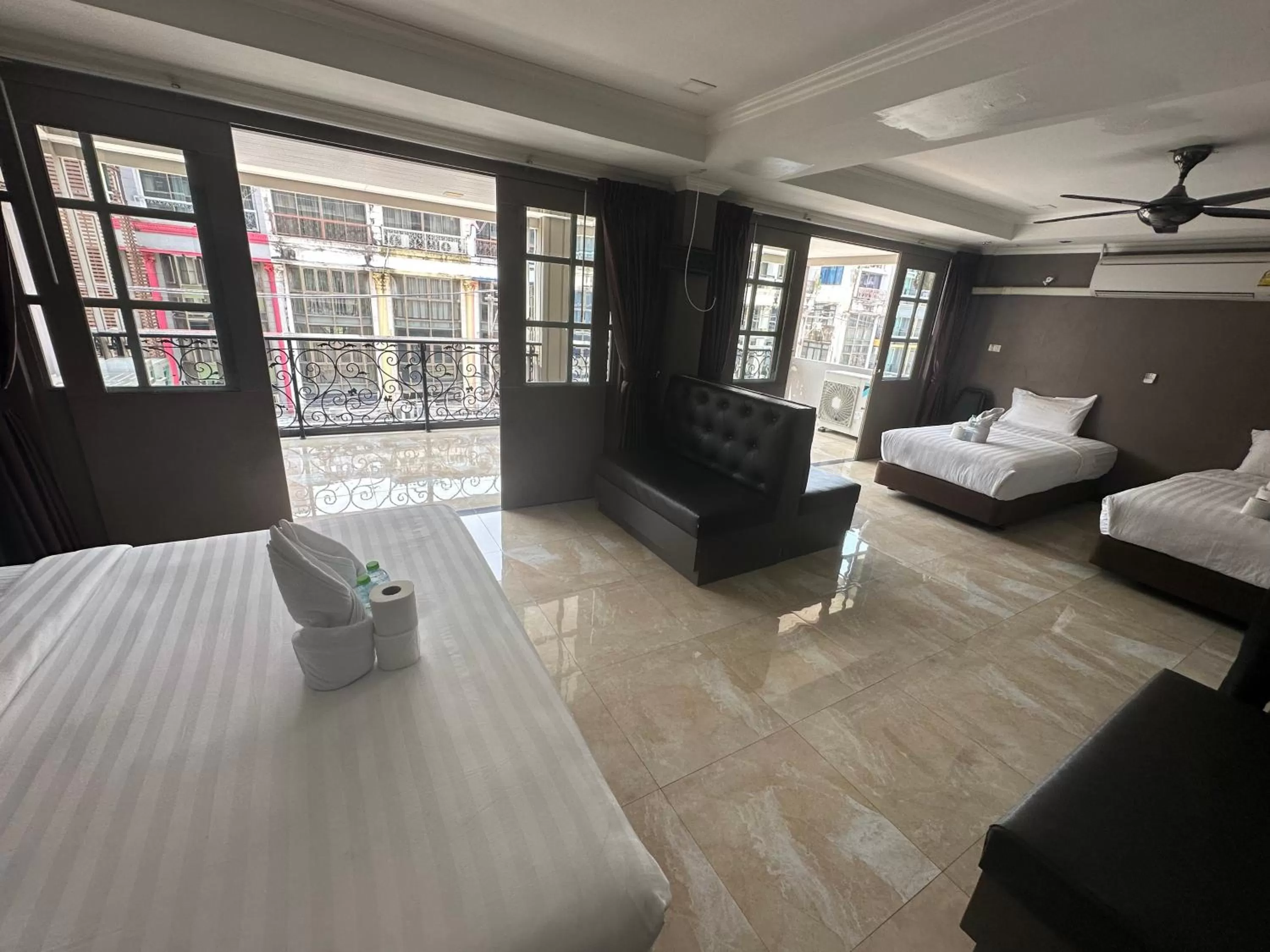 Land Royal Residence