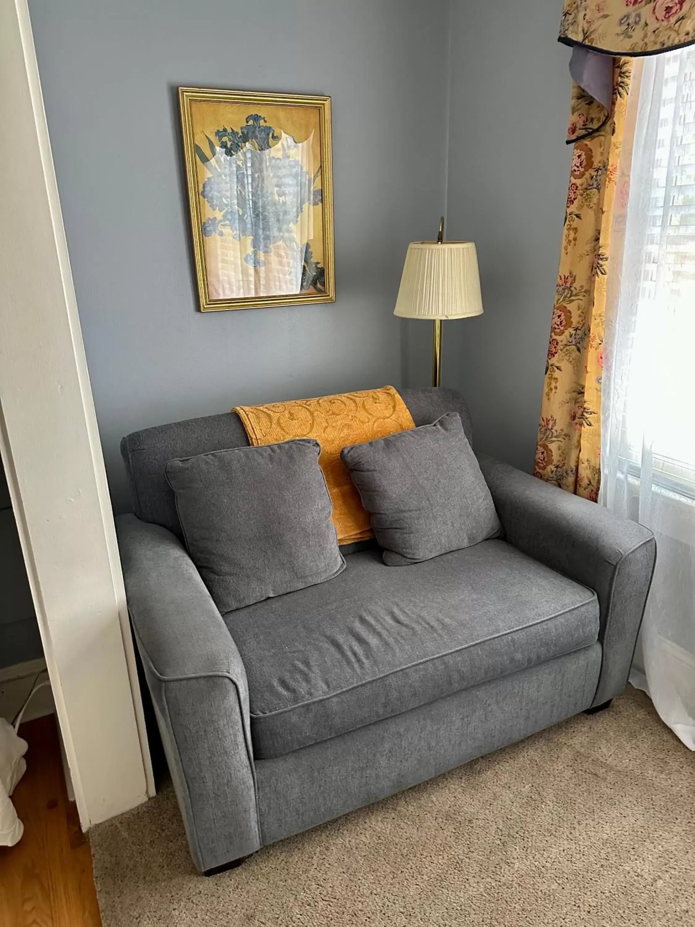 Seating Area in Red Rocker Inn