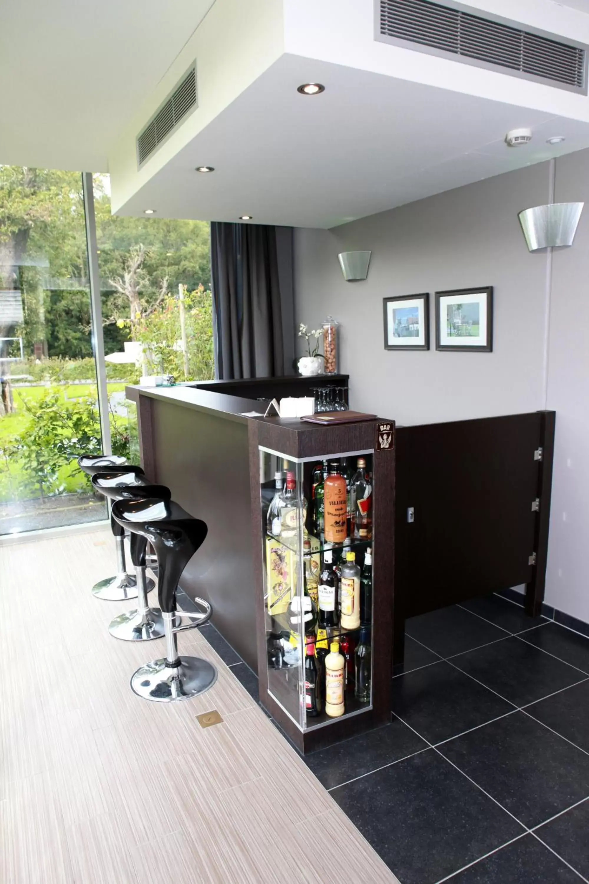 Lounge or bar in Cleythil Hotel