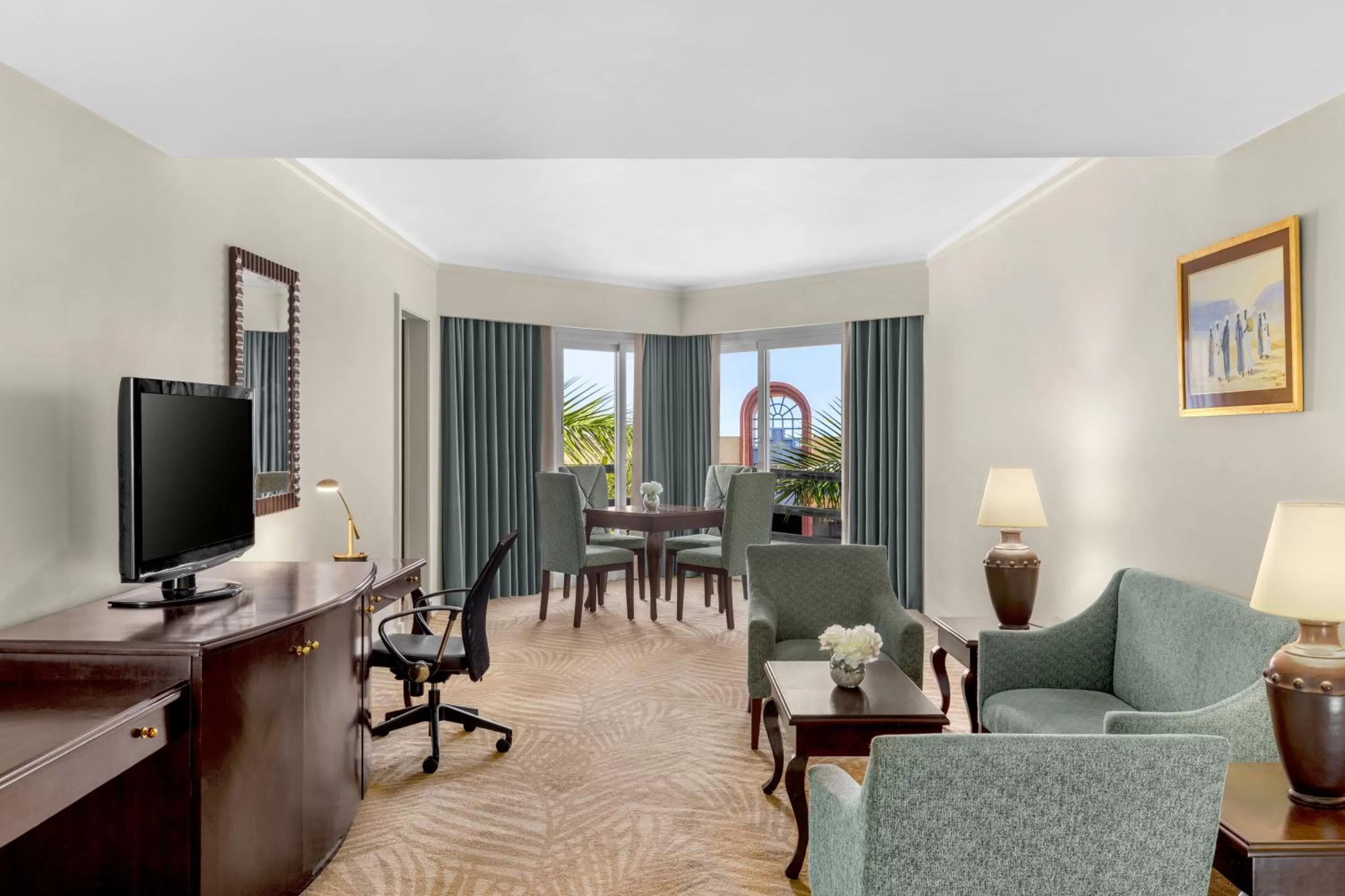 Living room in Hilton Alexandria Green Plaza