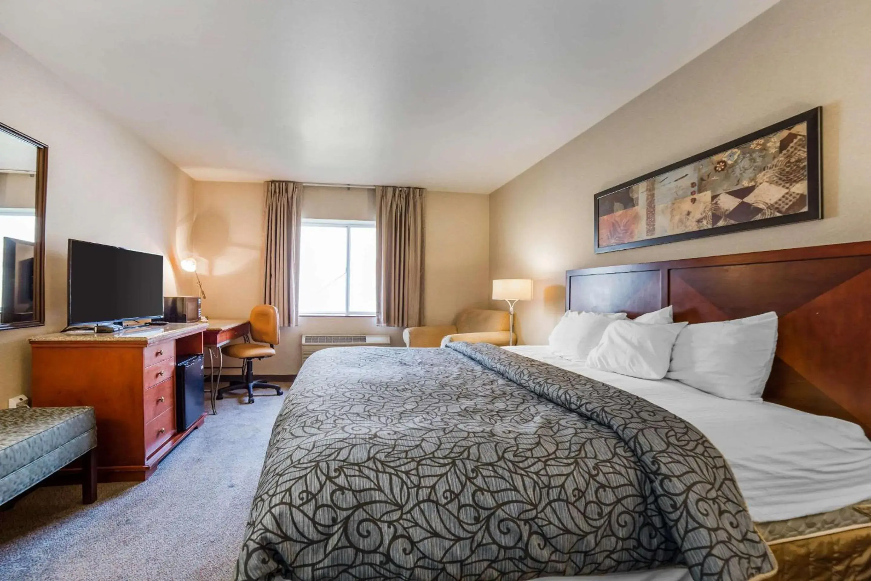 Photo of the whole room, Bed in Rodeway Inn & Suites Nampa Photo of the whole room, Bed in Rodeway Inn & Suites Nampa