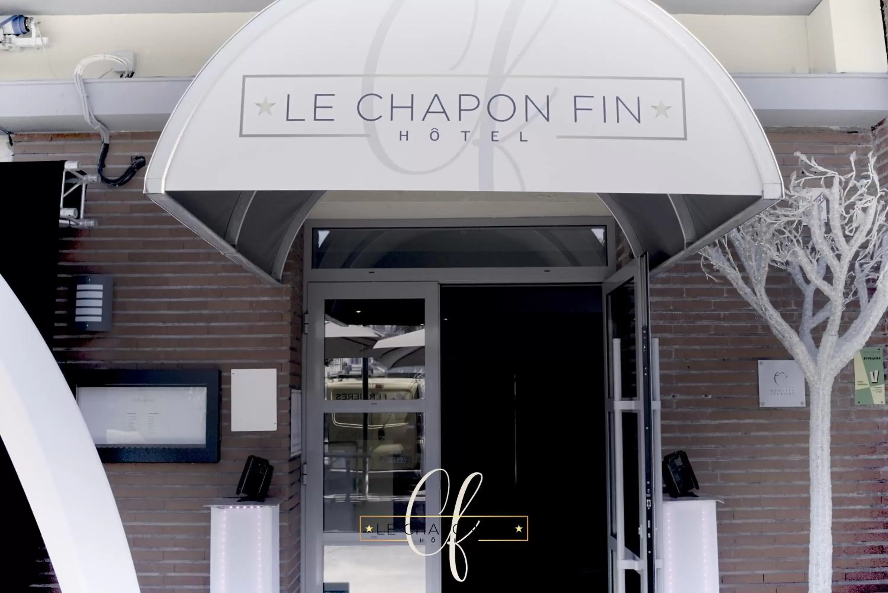 Property building in HÔTEL LE CHAPON FIN