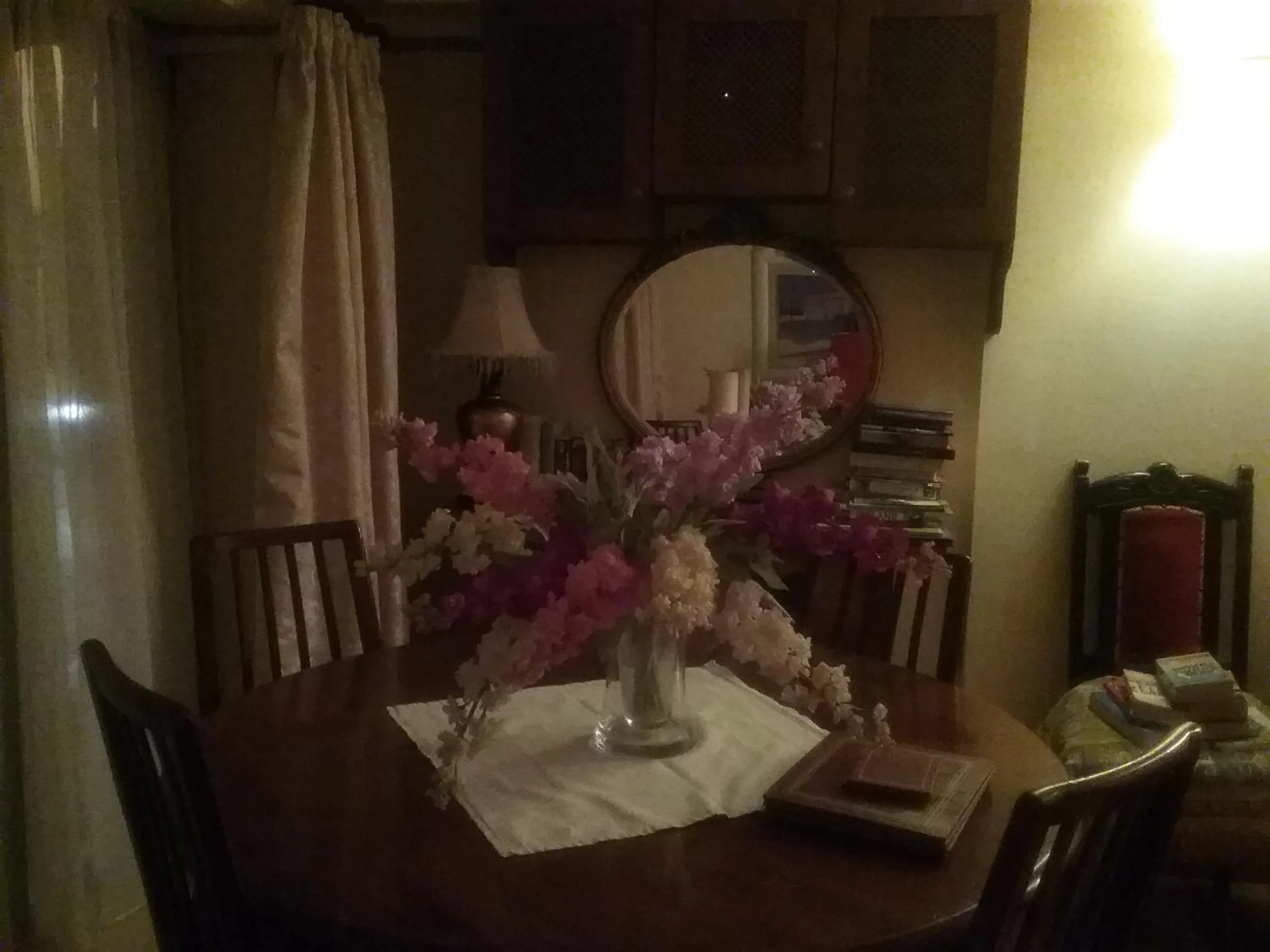 Communal lounge/ TV room in Ashleigh Guest House