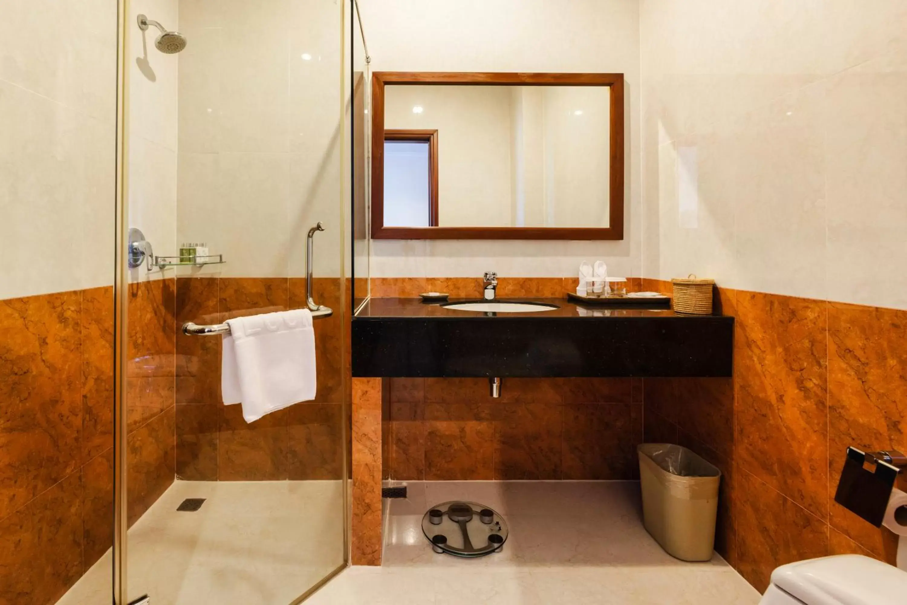 Shower, Bathroom in Saem Siemreap Hotel