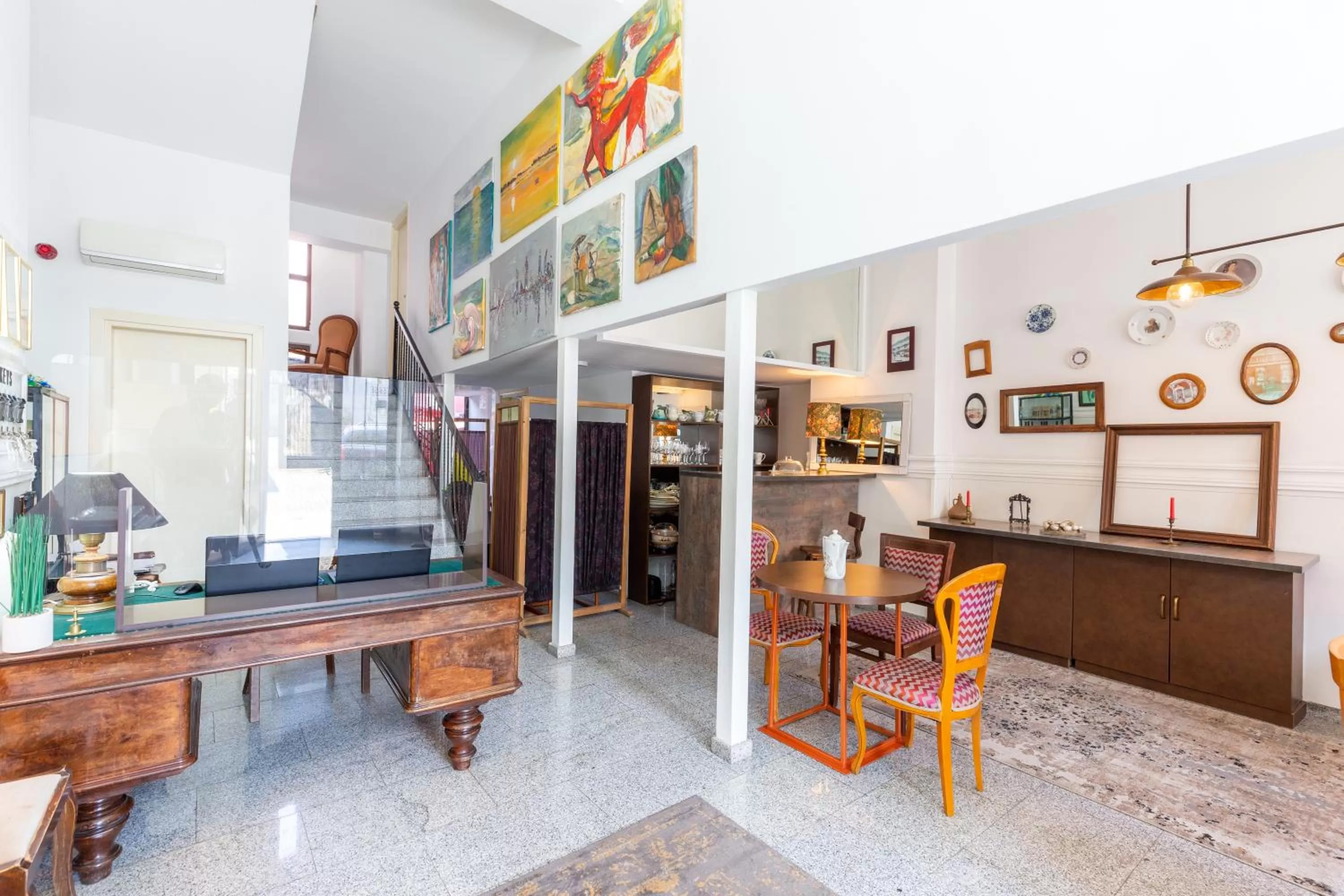 Lobby or reception in Hotel N16