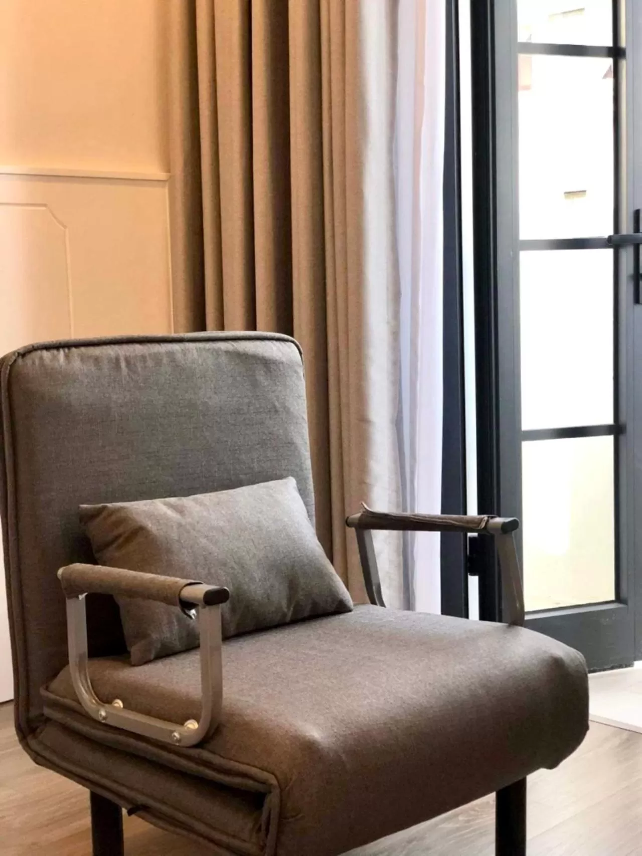 Living room, Seating Area in NDC MISA HOTEL